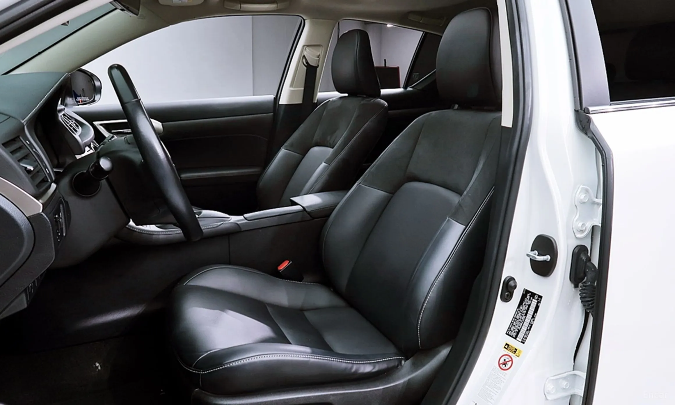 Lexus CT200h превью 6