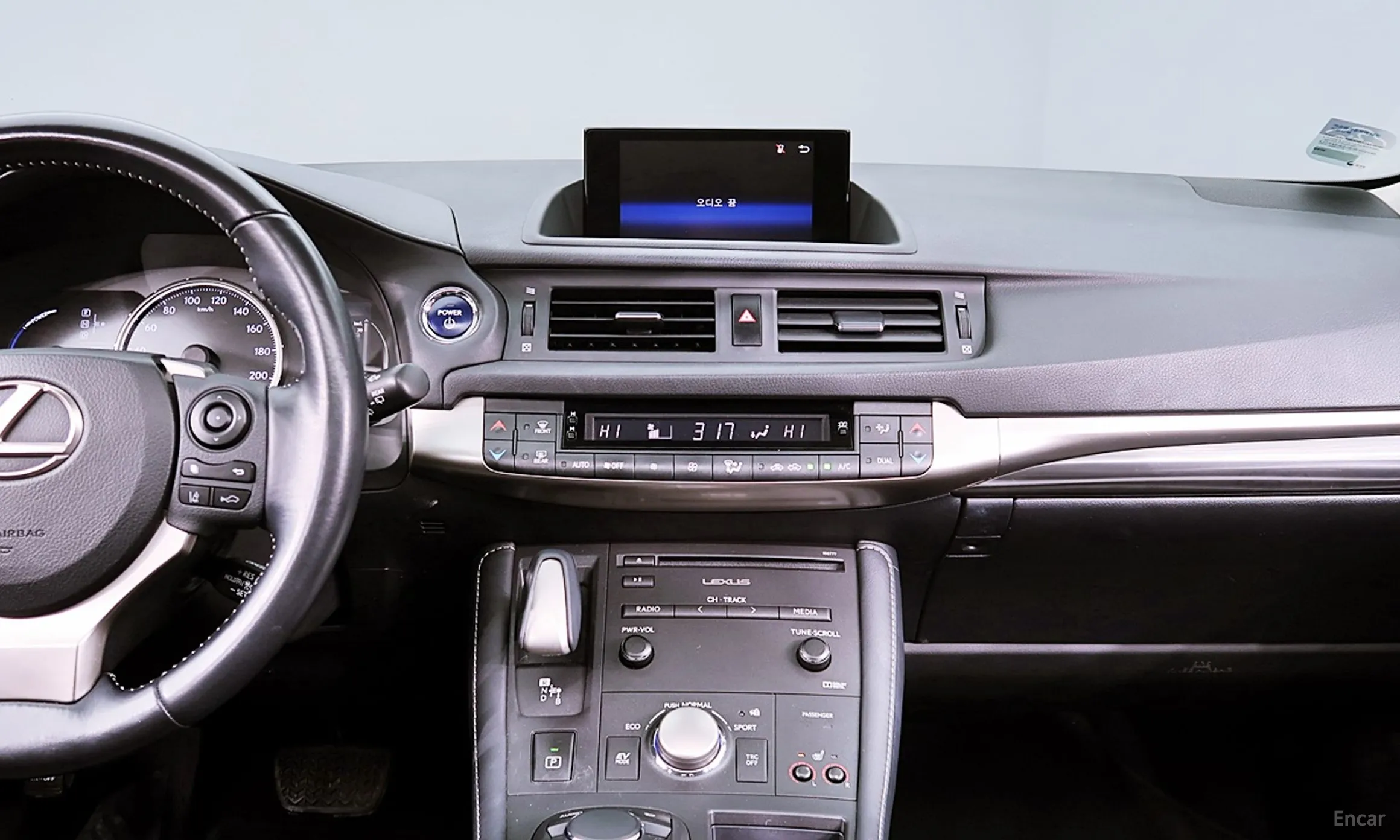 Lexus CT200h превью 9