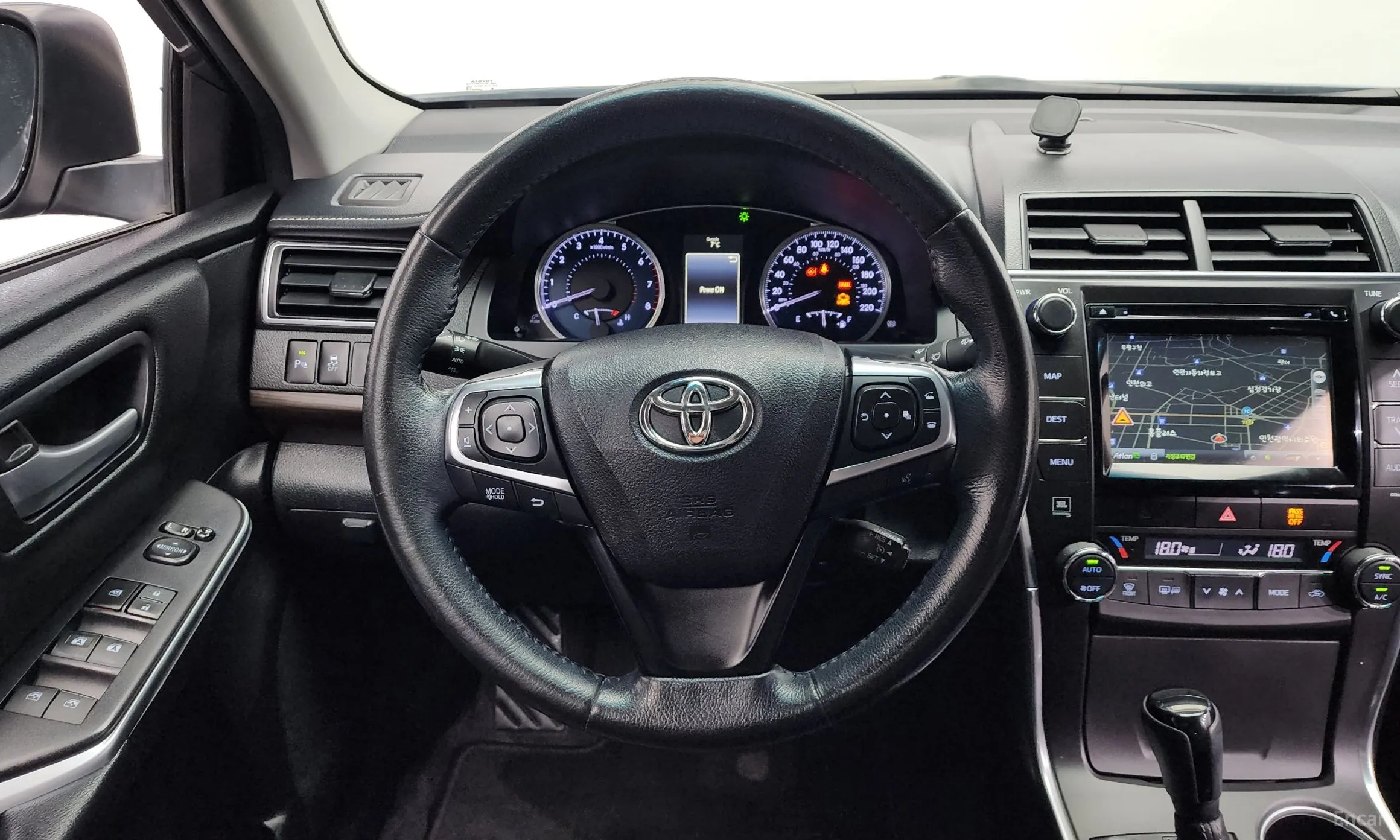 Toyota New Camry превью 13