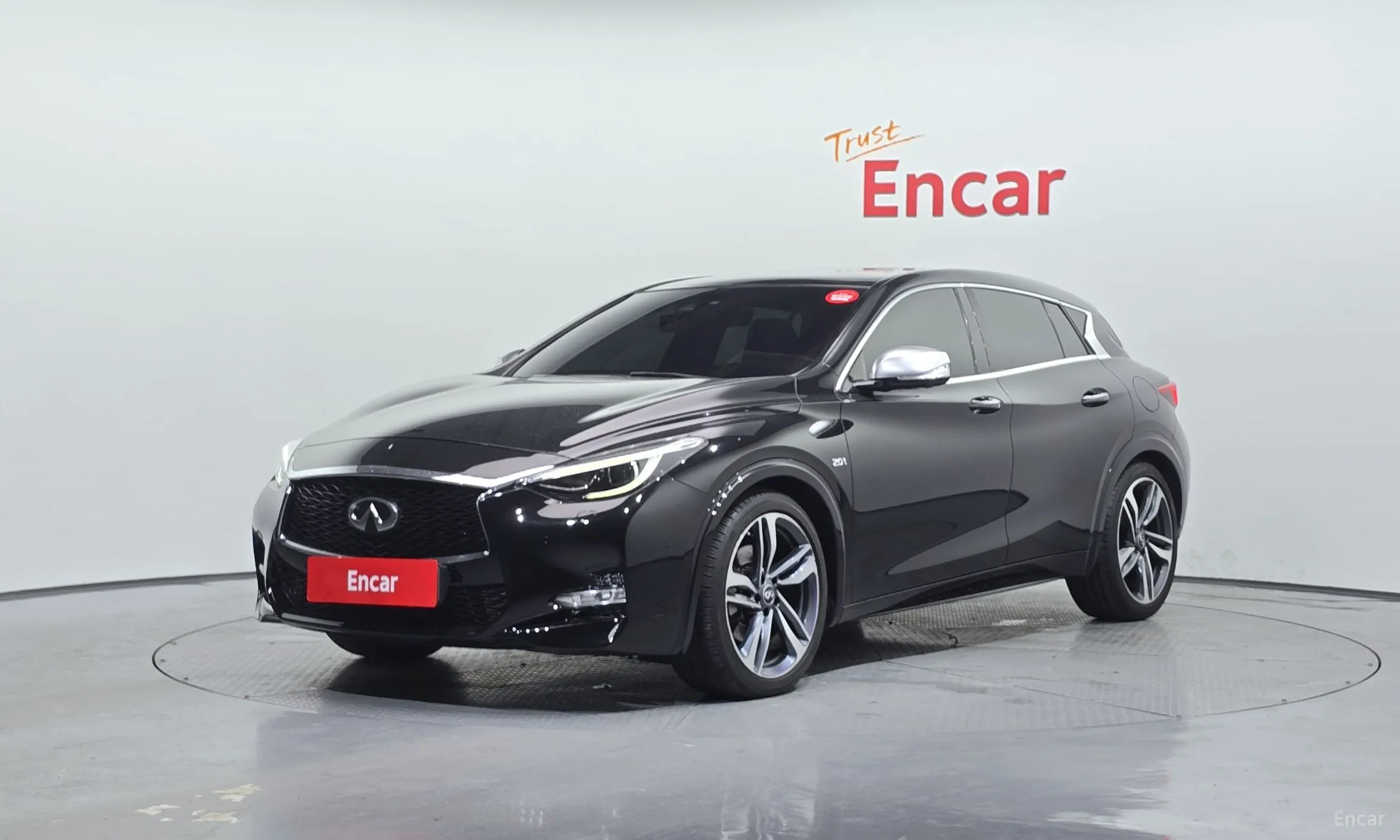 Infiniti Q30