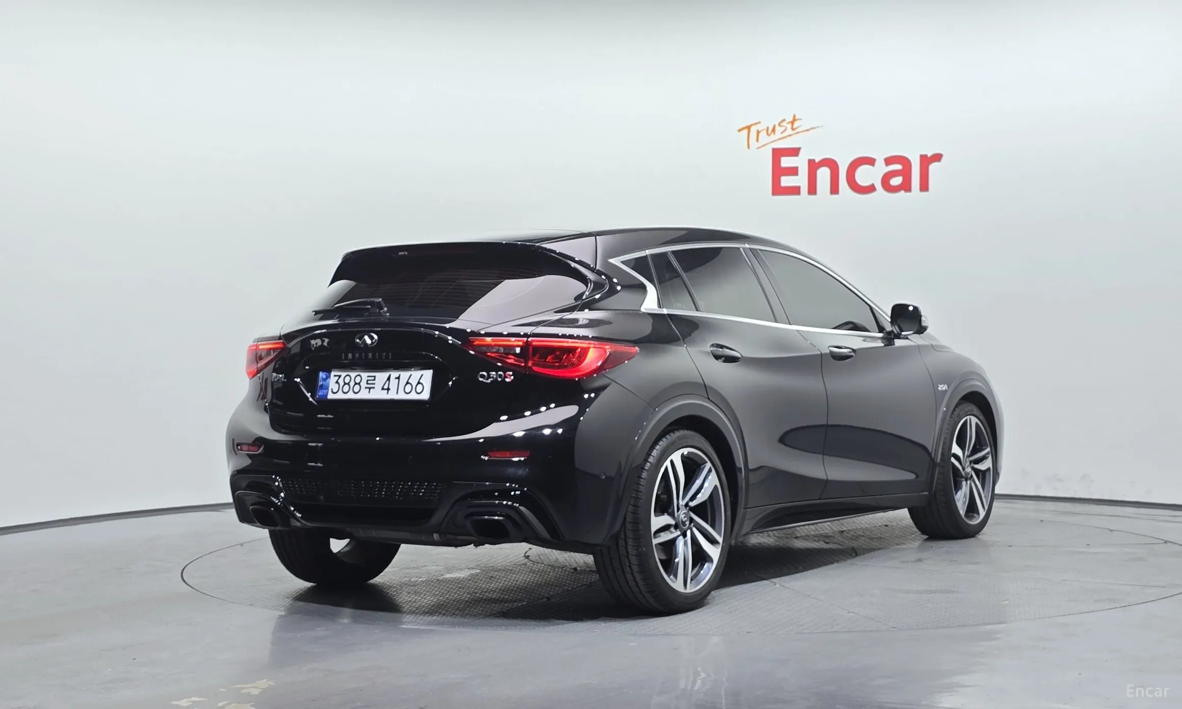Infiniti Q30