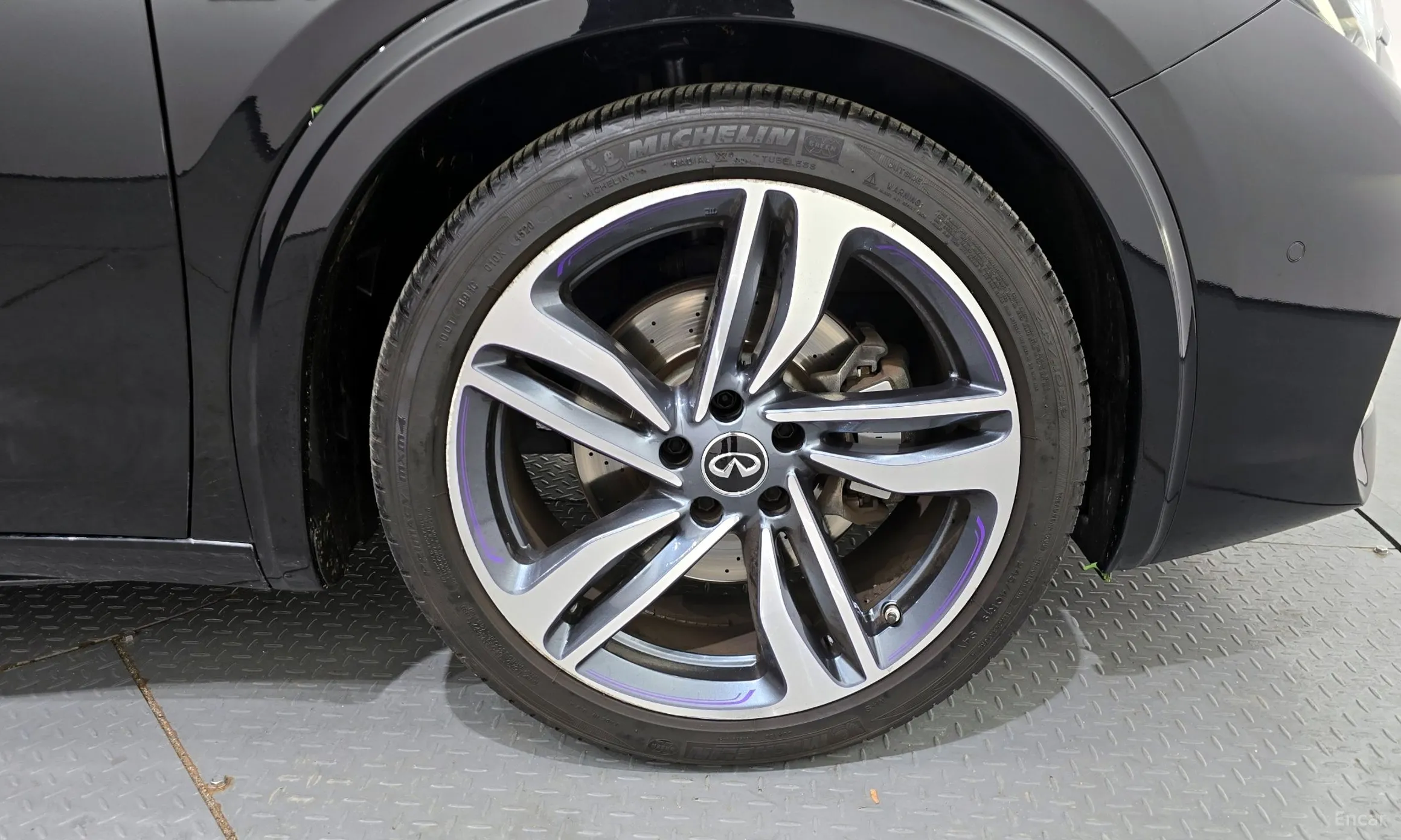 Infiniti Q30 превью 5
