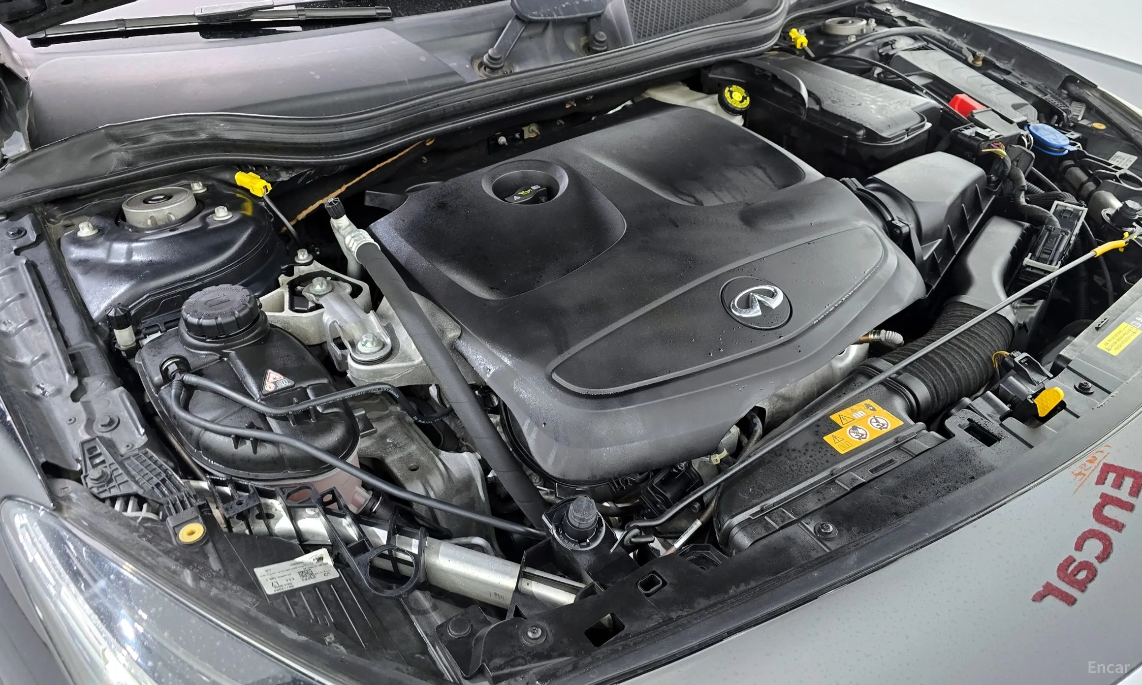 Infiniti Q30 превью 6