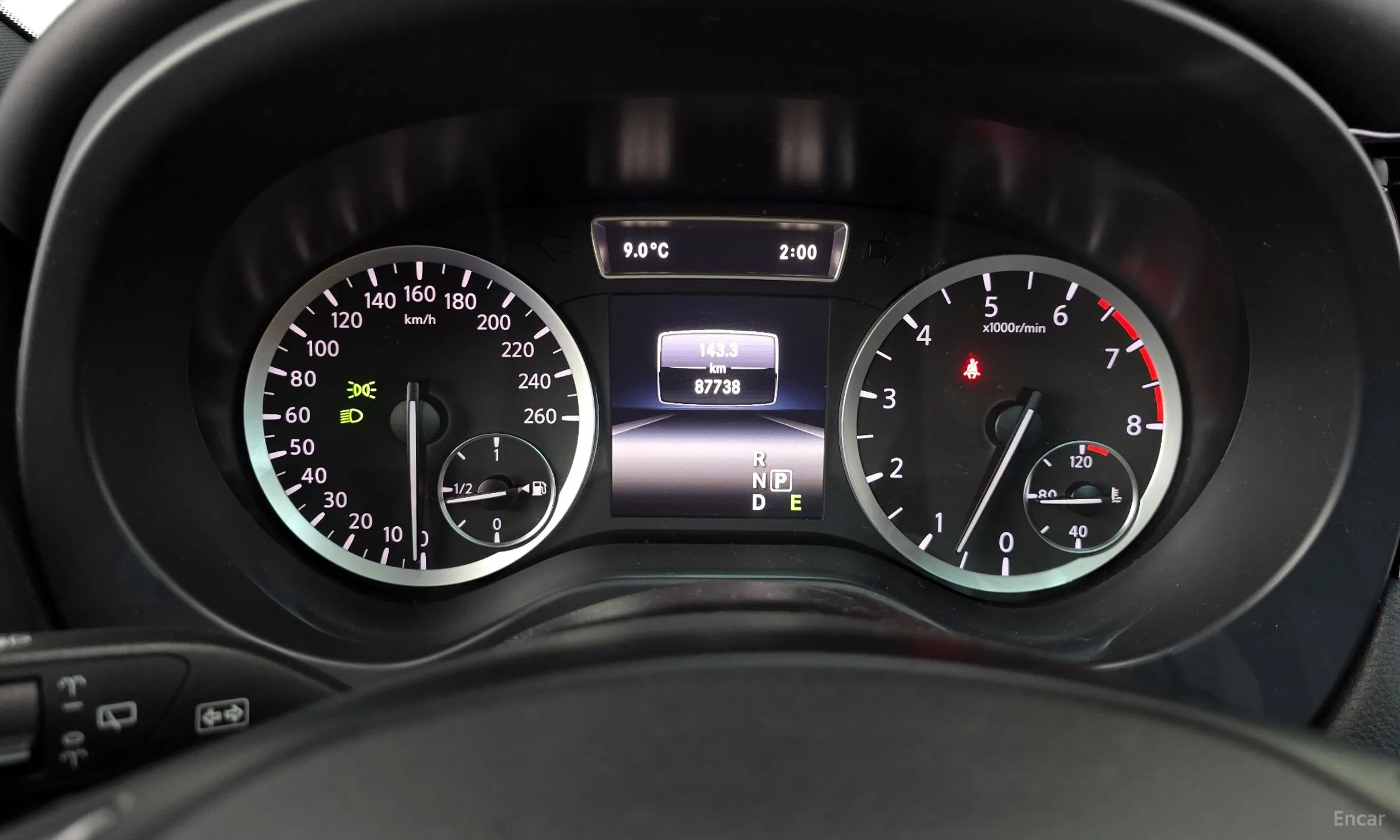 Infiniti Q30 превью 8