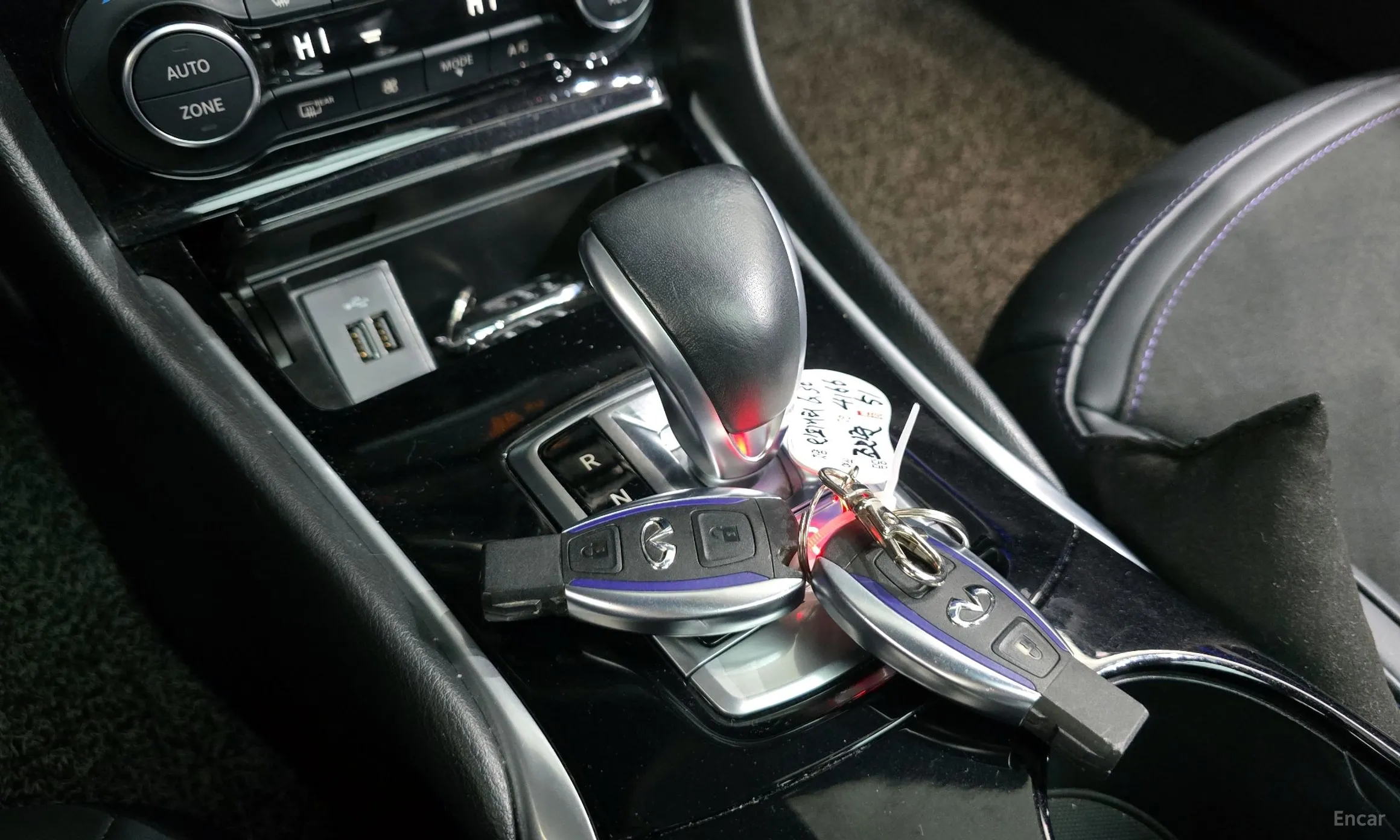 Infiniti Q30 превью 9