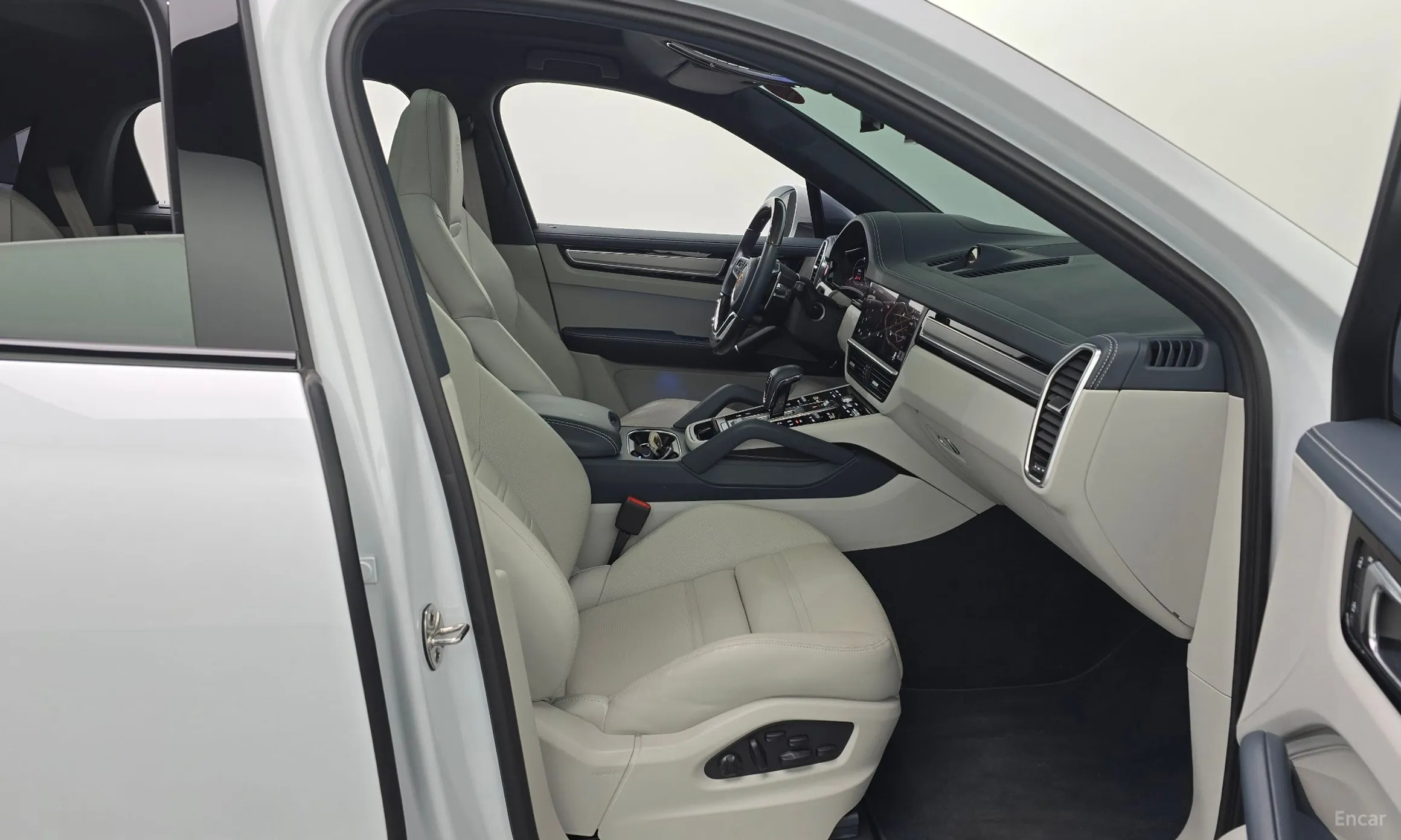 Porsche Cayenne (PO536) превью 11