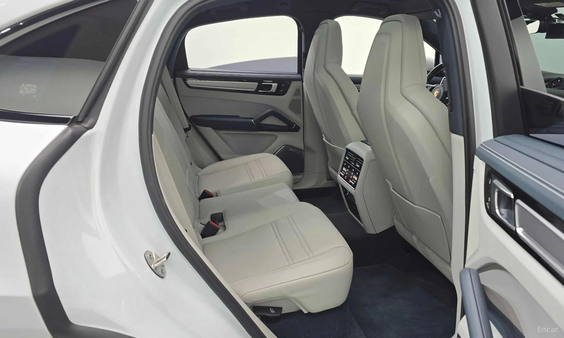 Porsche Cayenne (PO536) превью 12