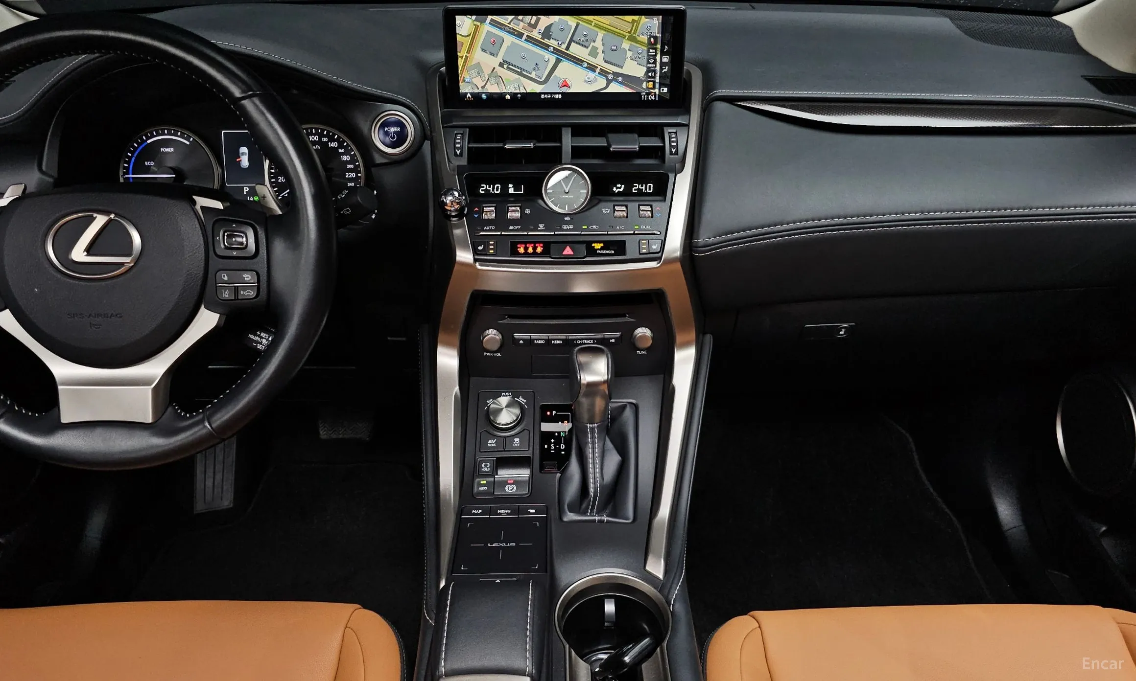 Lexus NX300h превью 14