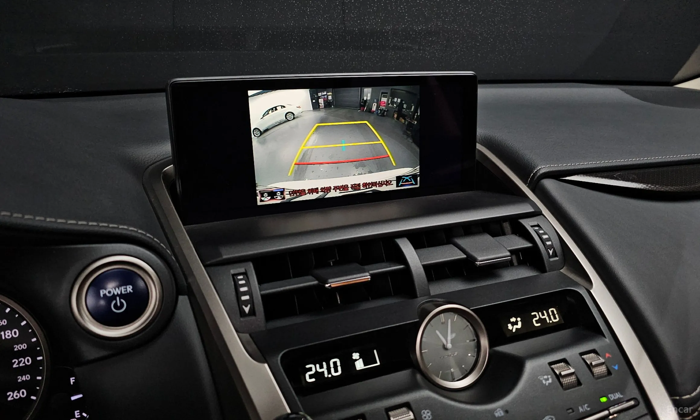 Lexus NX300h превью 15
