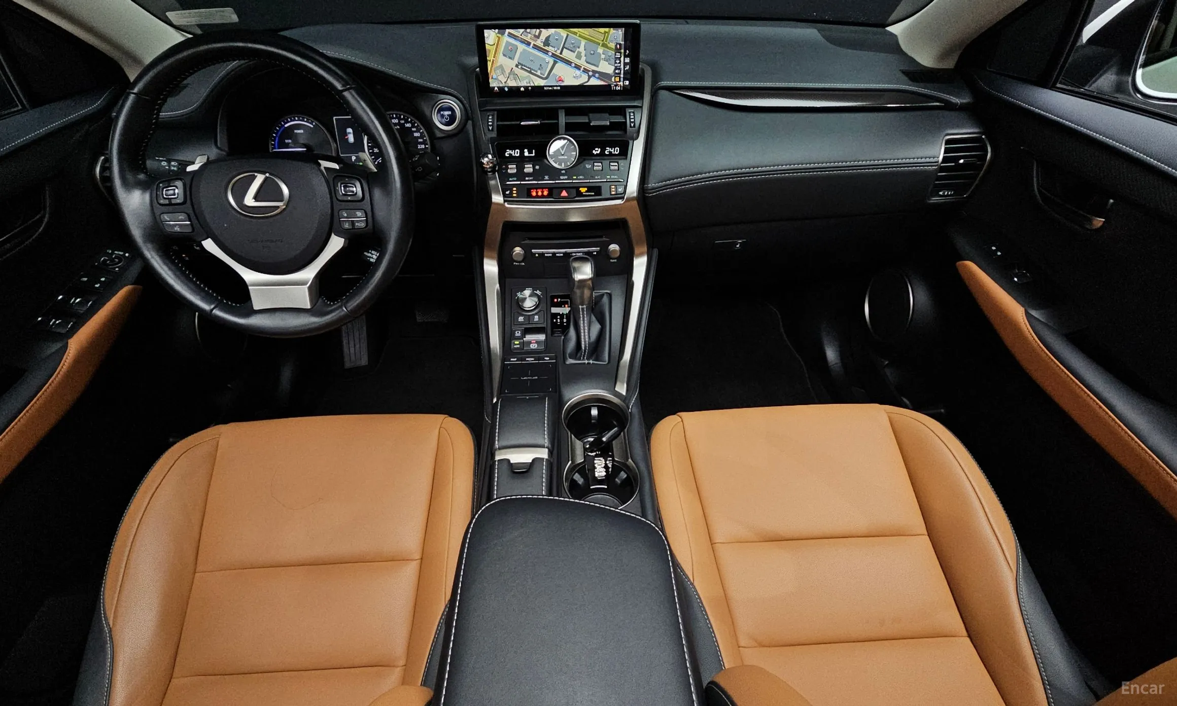 Lexus NX300h превью 7