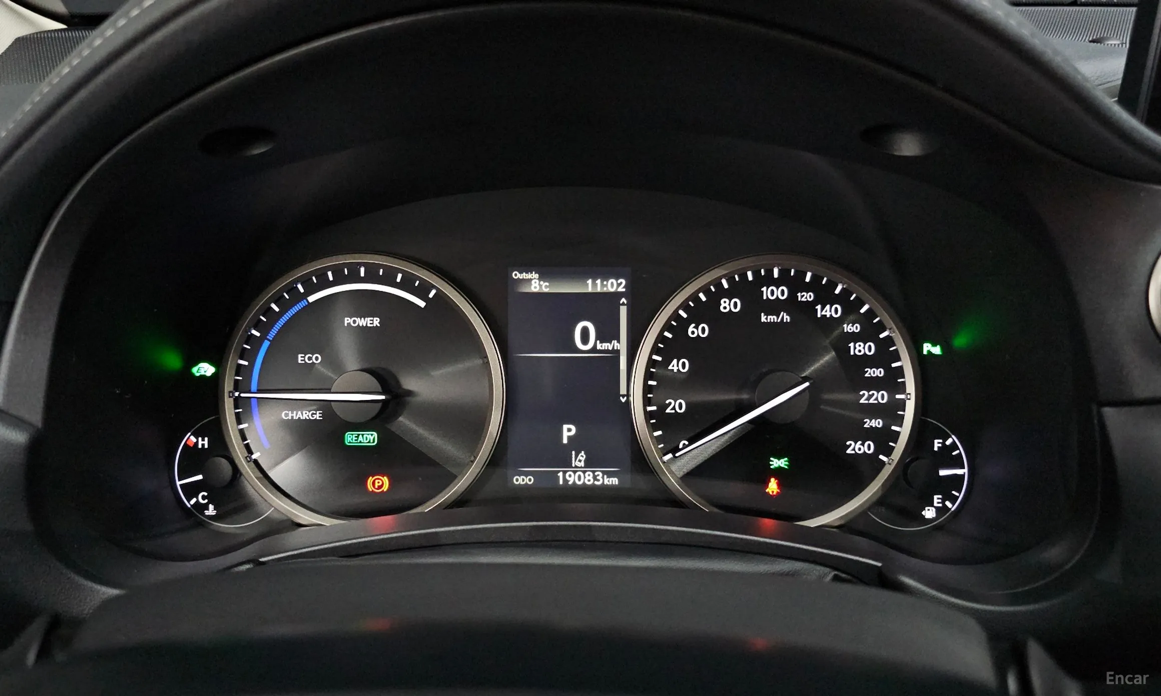 Lexus NX300h превью 8