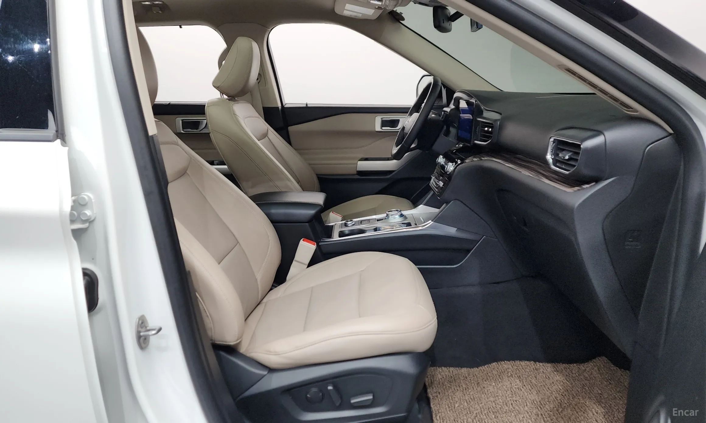 Ford Explorer 6th Generation превью 11