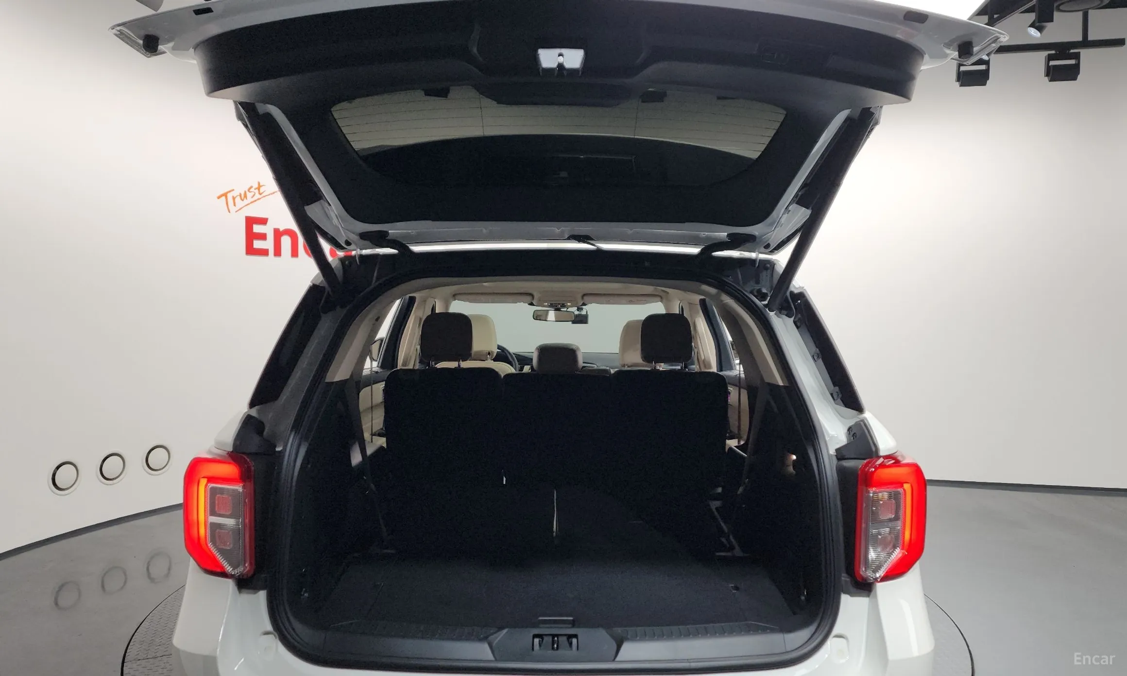 Ford Explorer 6th Generation превью 20