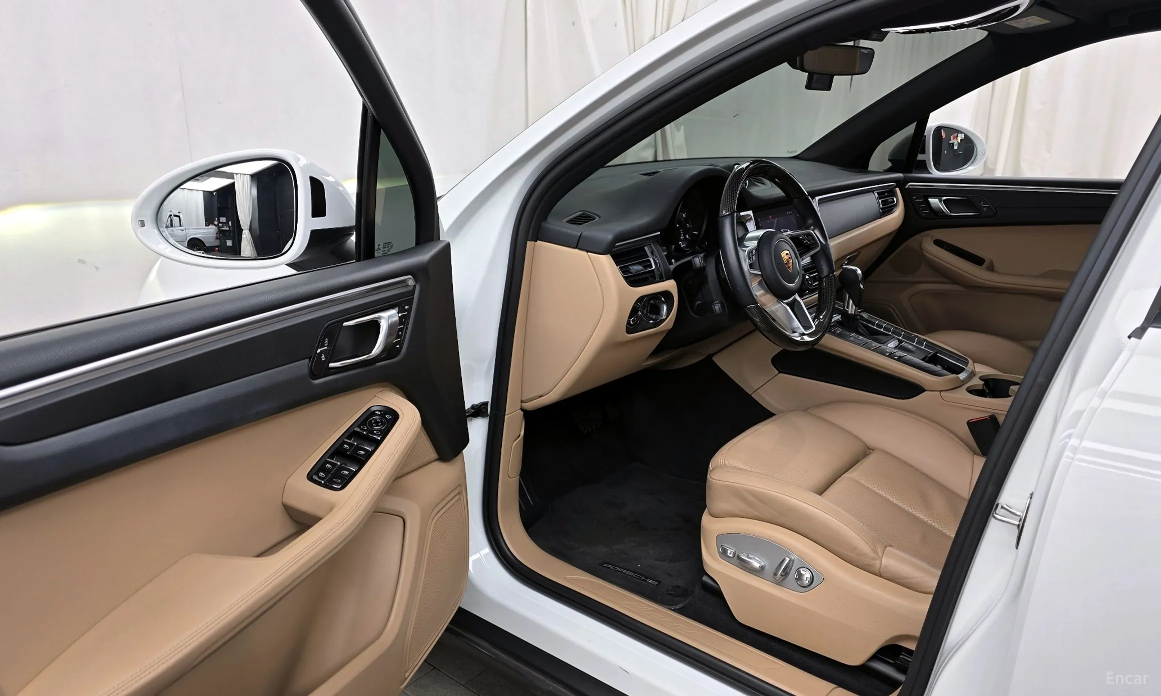 Porsche Macan превью 10