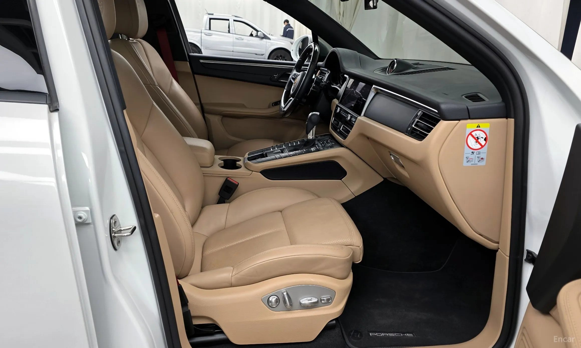 Porsche Macan превью 11