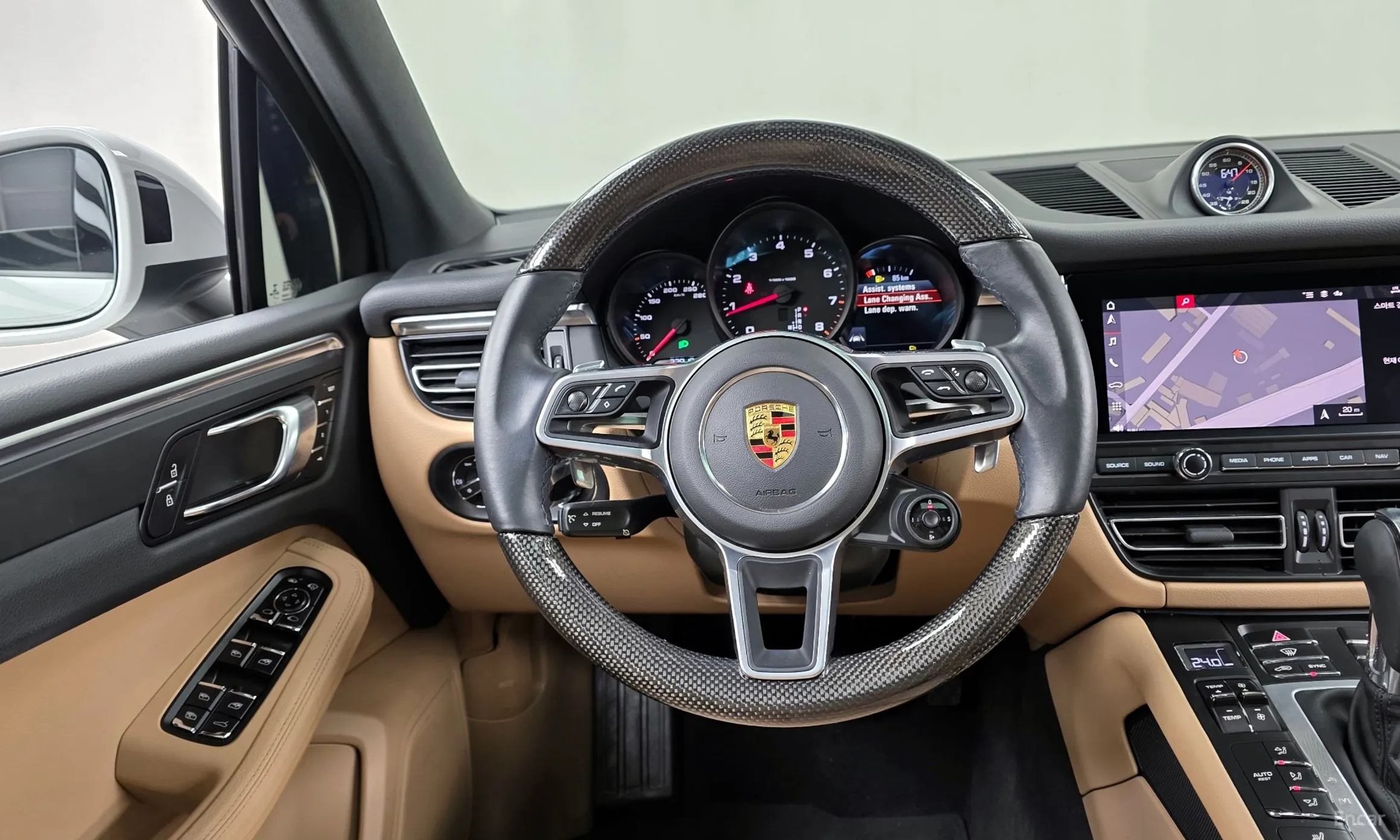 Porsche Macan превью 13