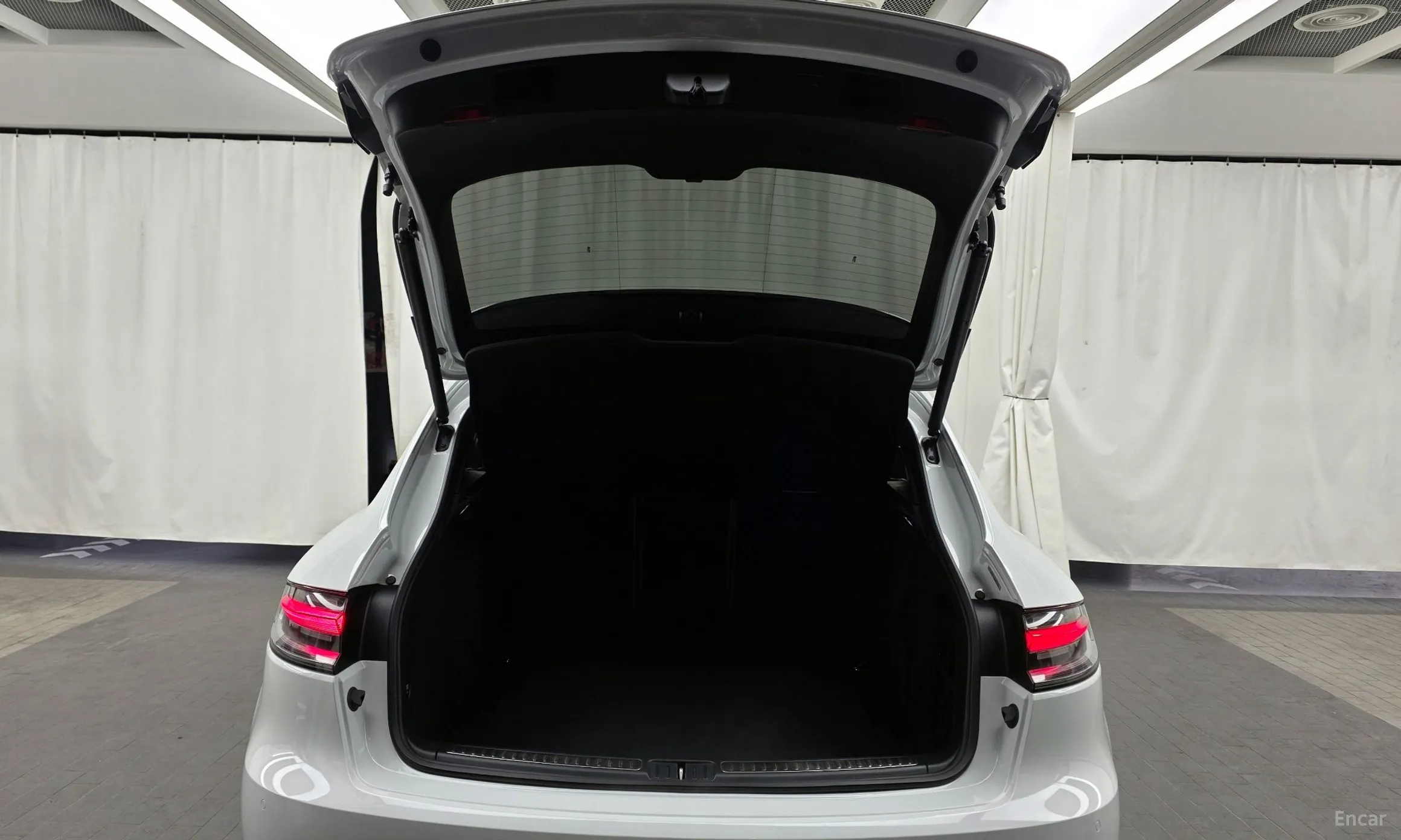 Porsche Macan превью 20