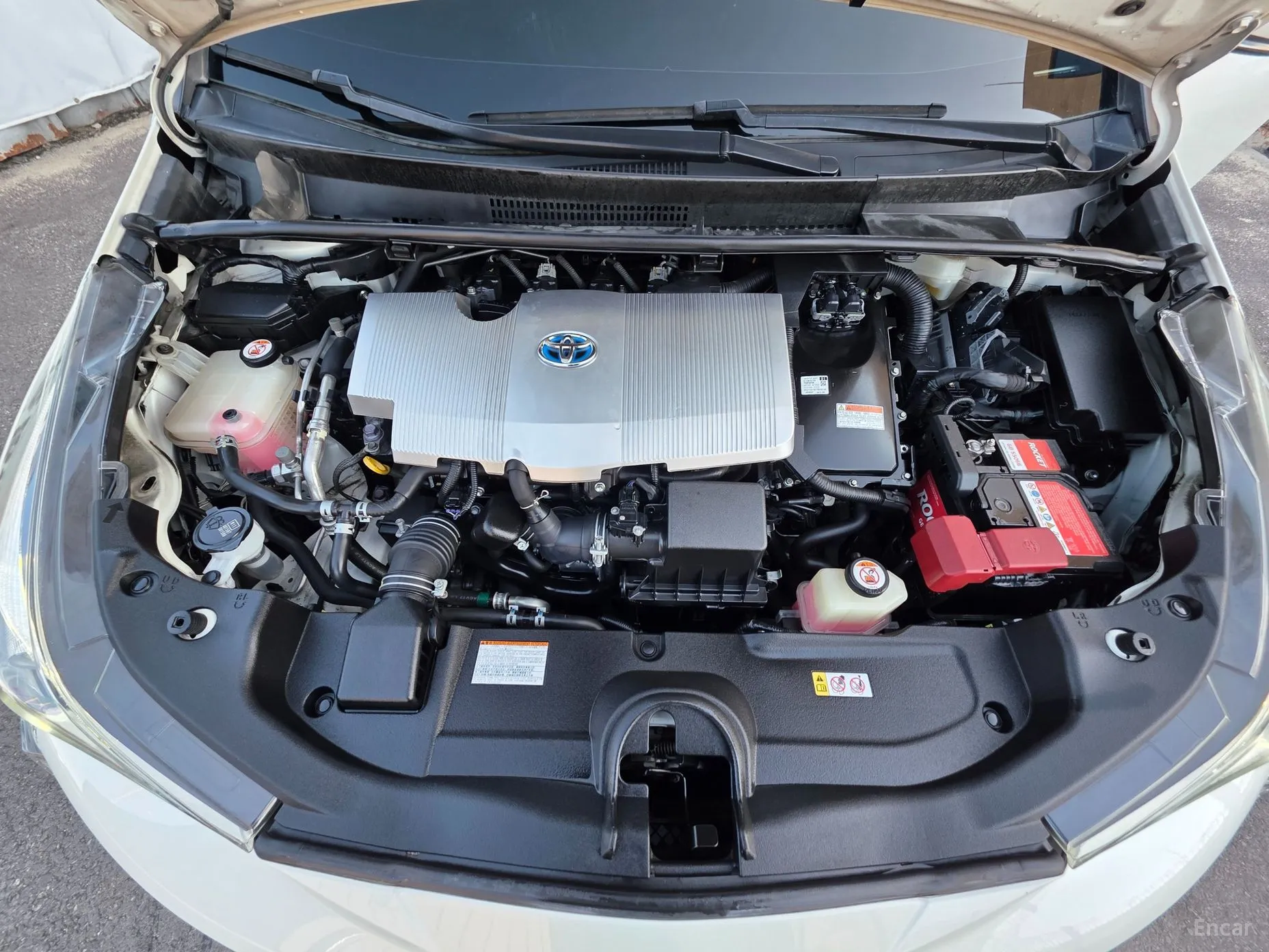 Toyota Prius 4th Generation превью 12