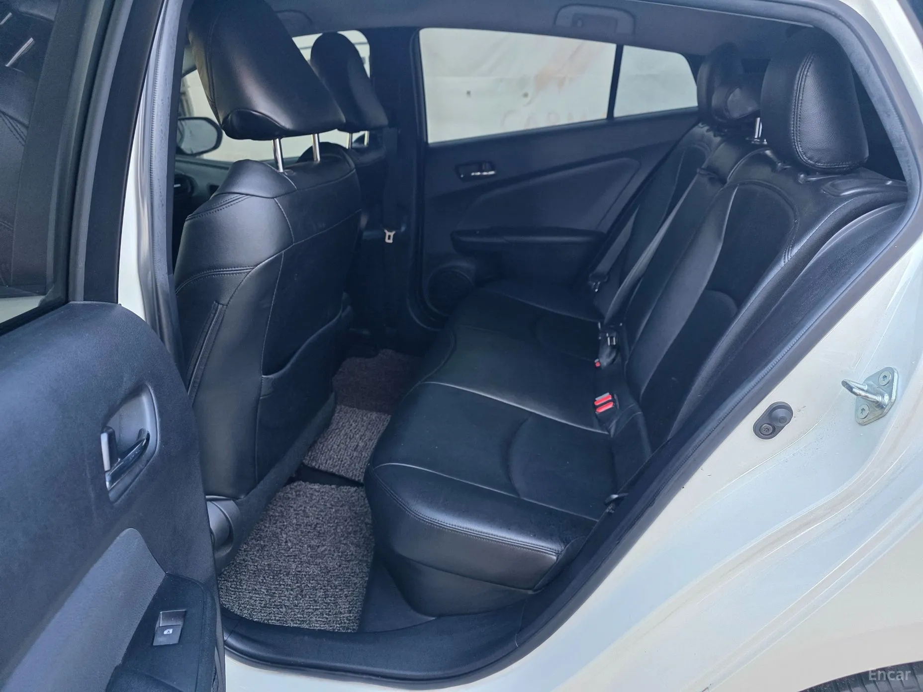 Toyota Prius 4th Generation превью 5