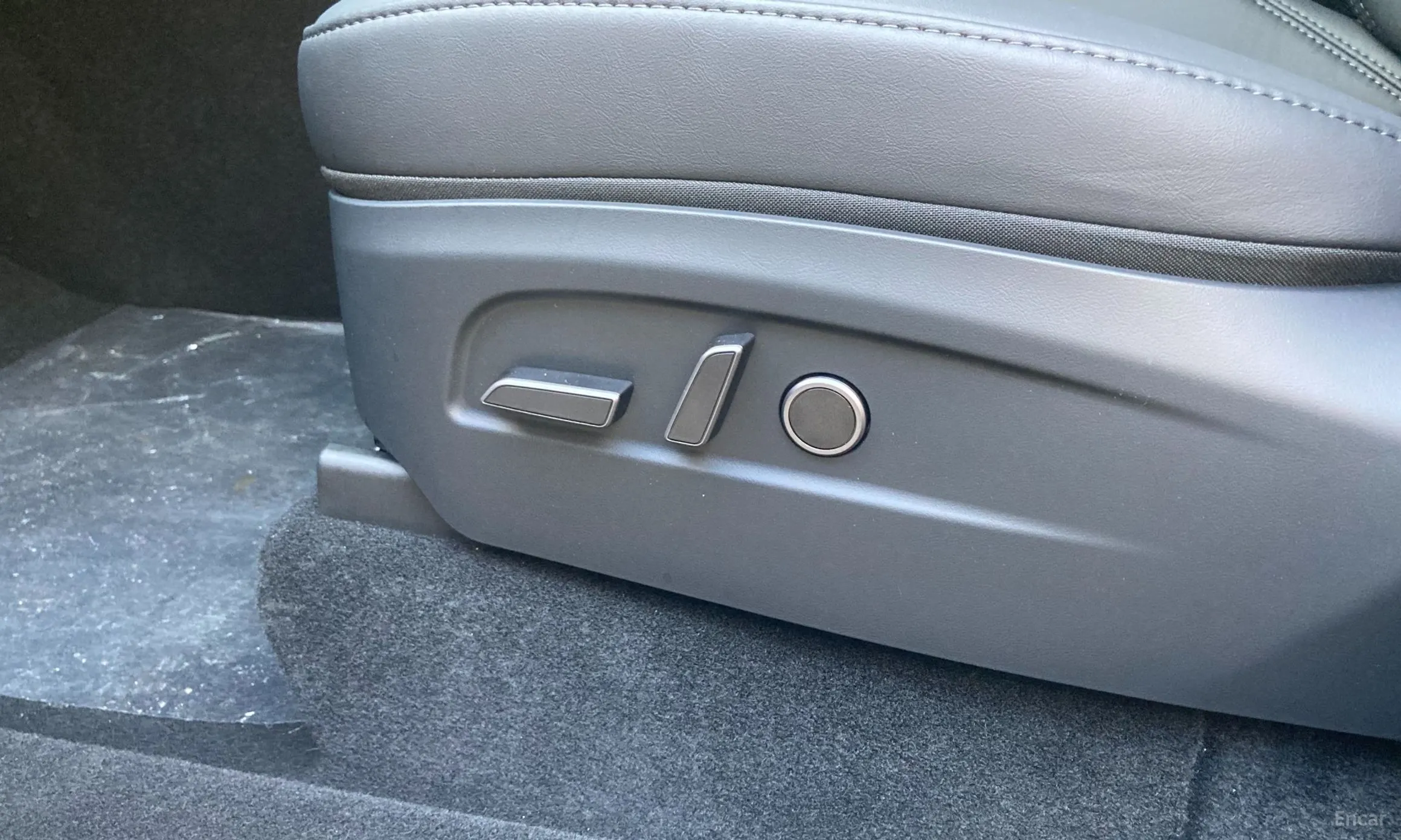 Tesla Model Y превью 17