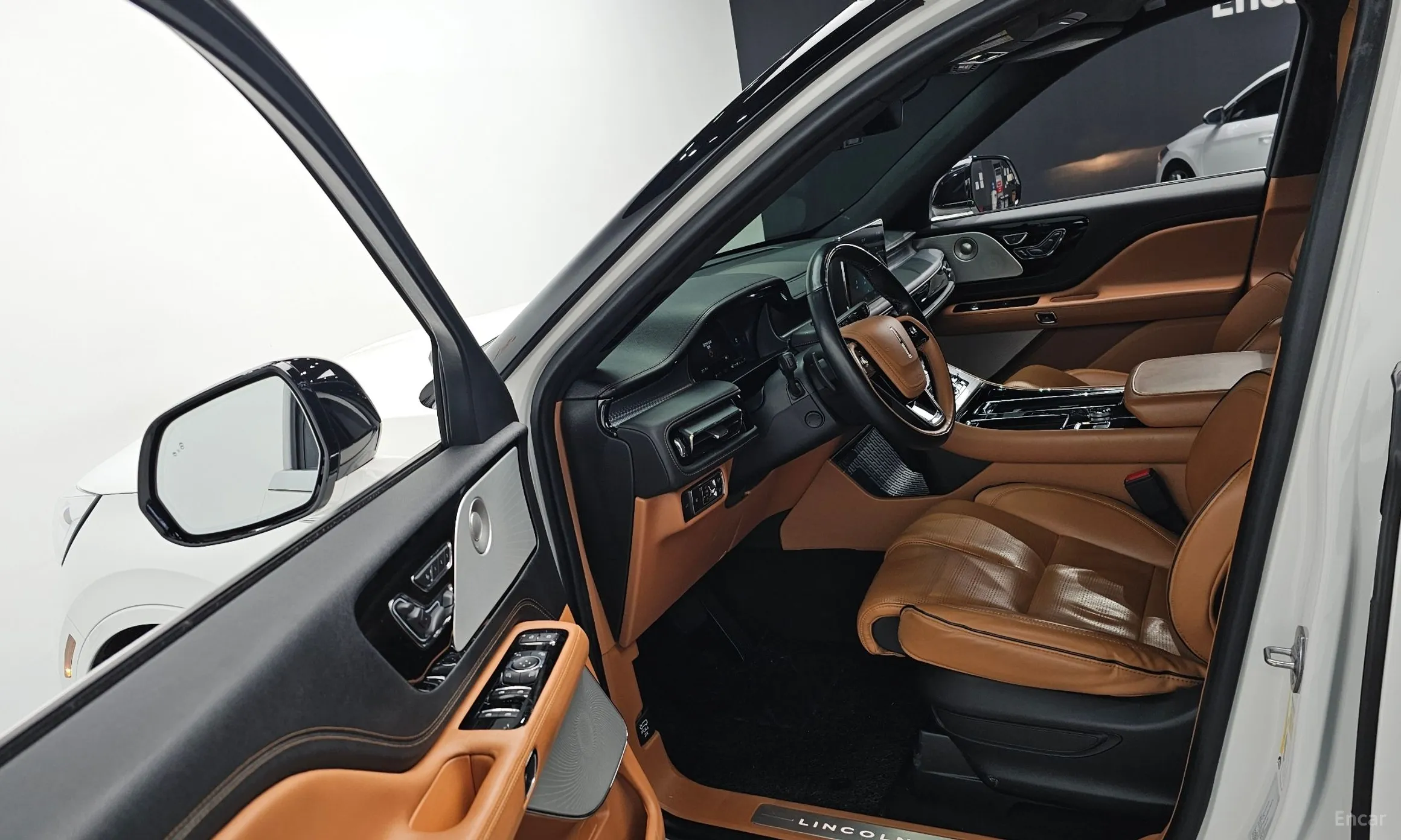 Lincoln Aviator 2nd Generation превью 10