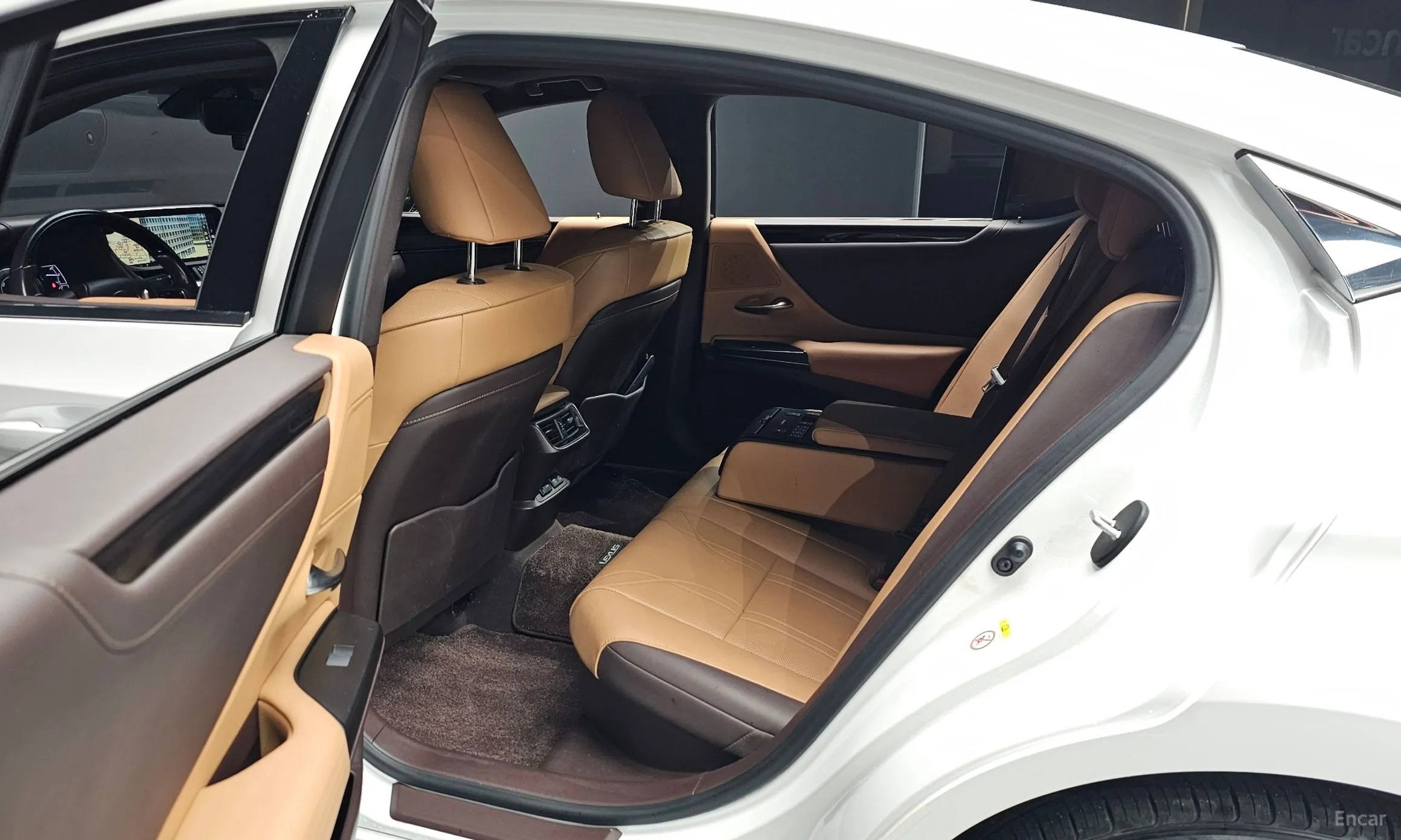Lexus ES300h 7th Generation превью 11