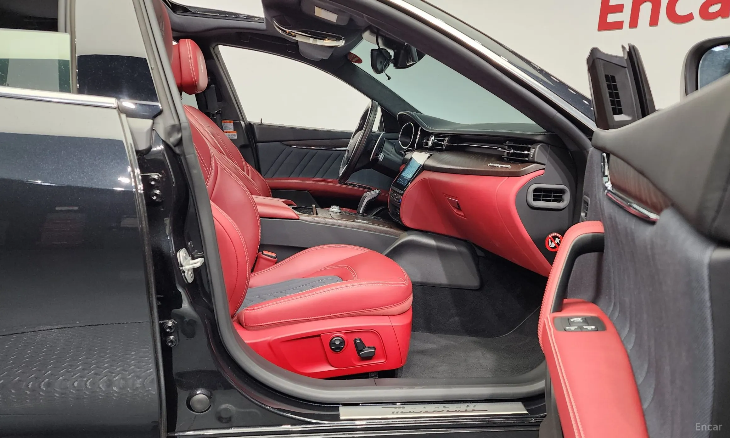 Maserati Quattroporte превью 11
