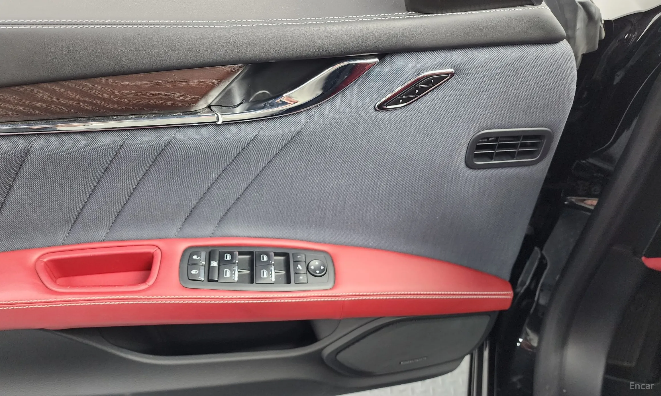 Maserati Quattroporte превью 17