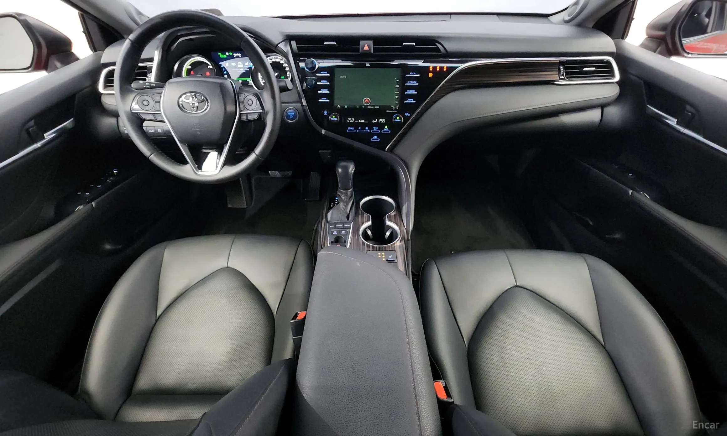 Toyota Camry (XV70) превью 7