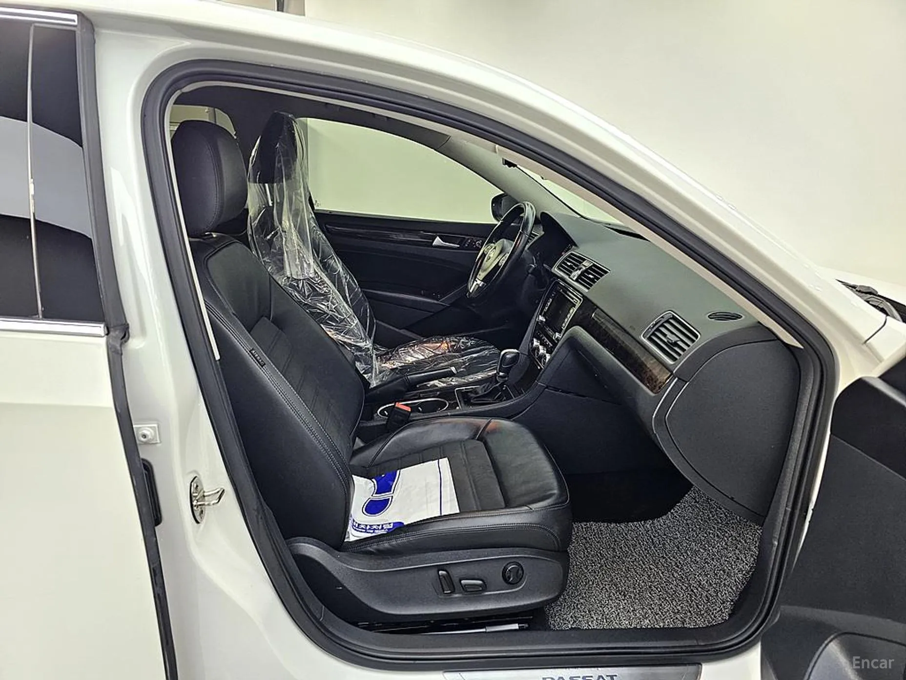 Volkswagen The New Passat превью 11