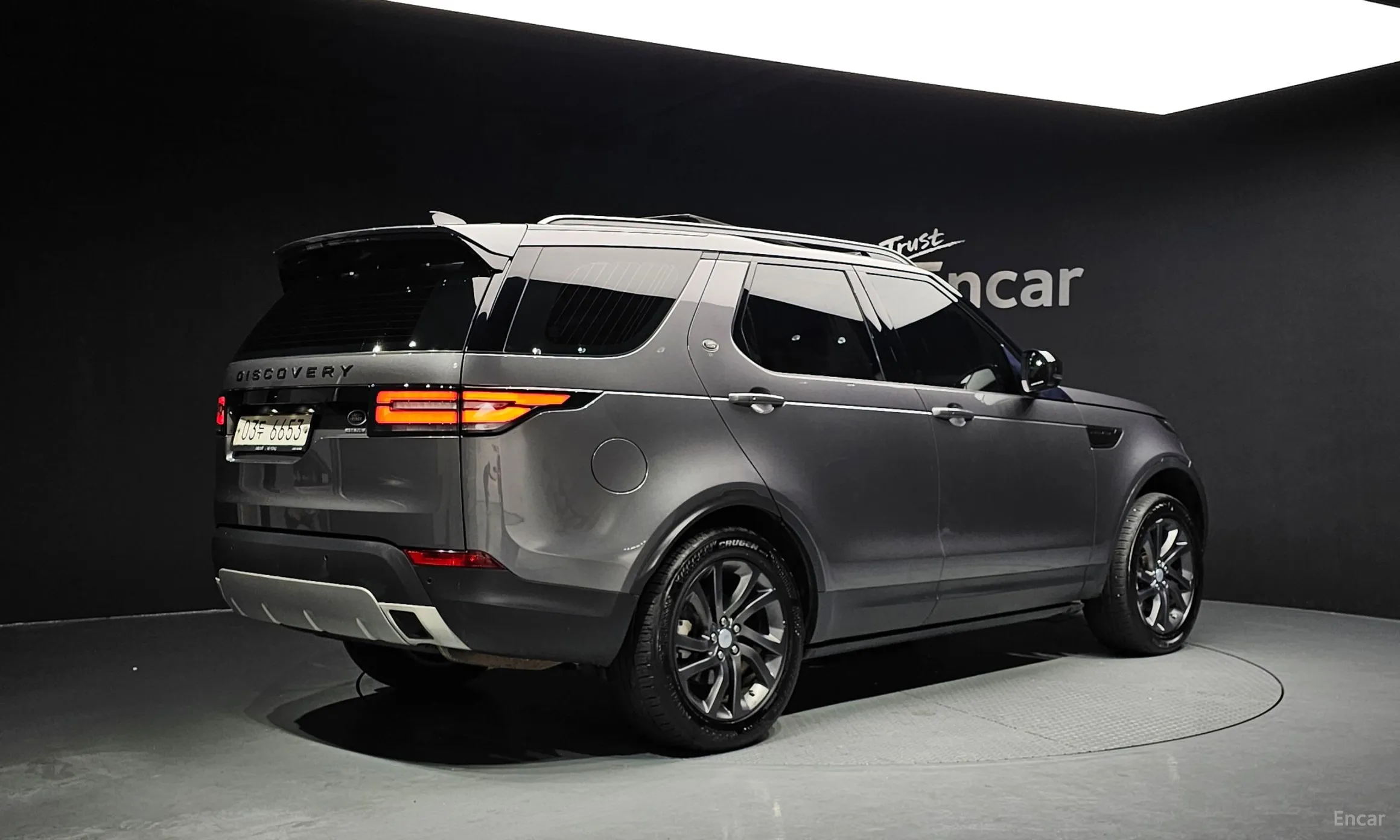 Land Rover Discovery 5 превью 2