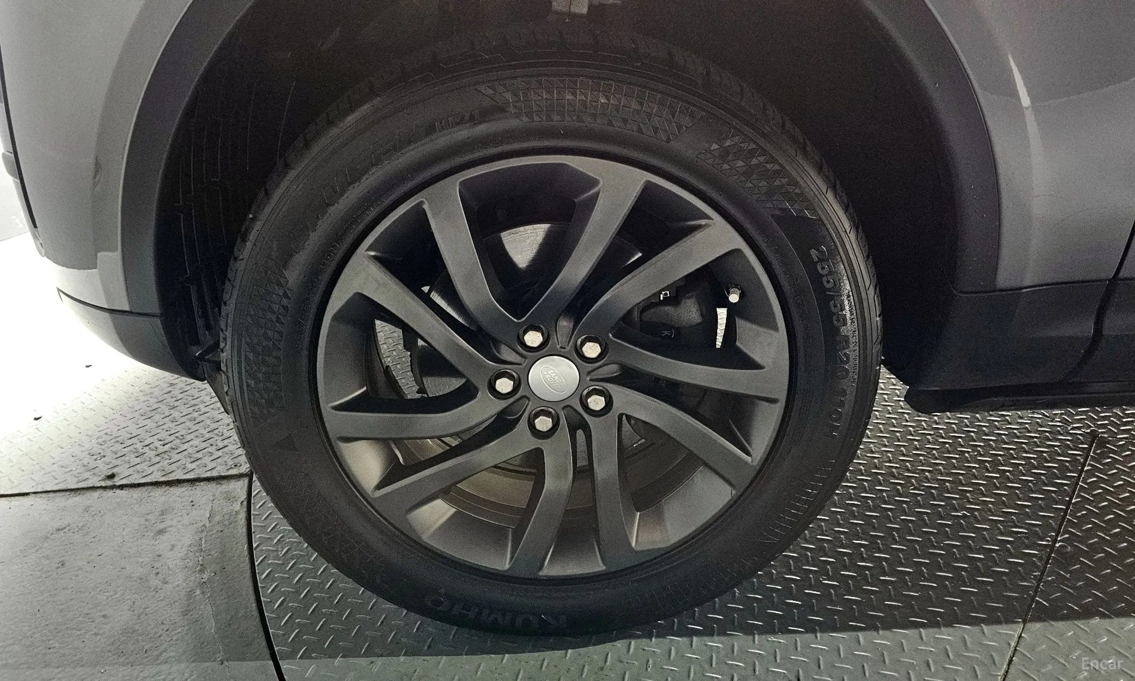 Land Rover Discovery 5 превью 5