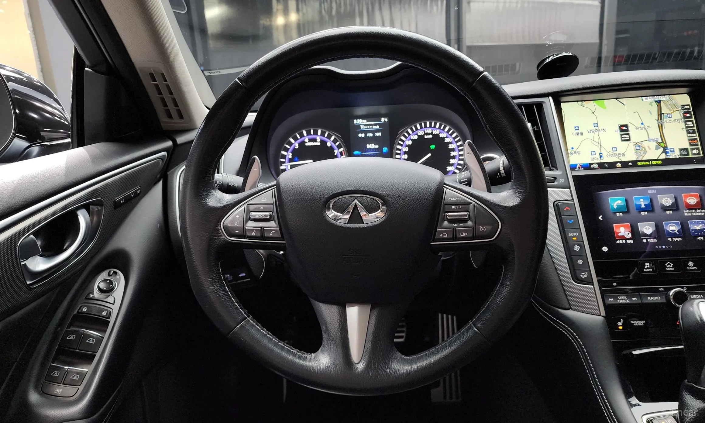 Infiniti Q50 превью 13
