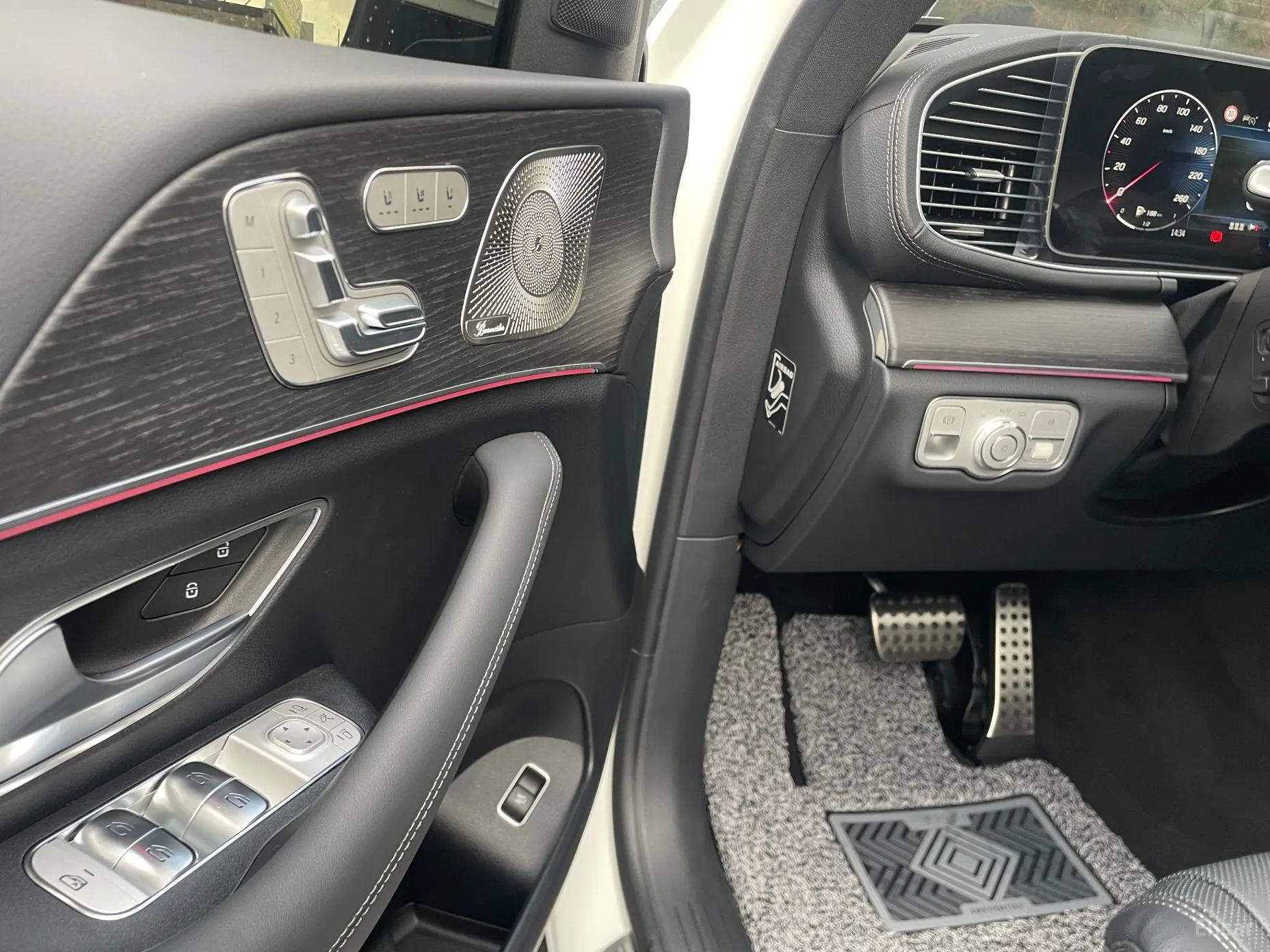 Mercedes Benz GLE-Class W167 превью 13