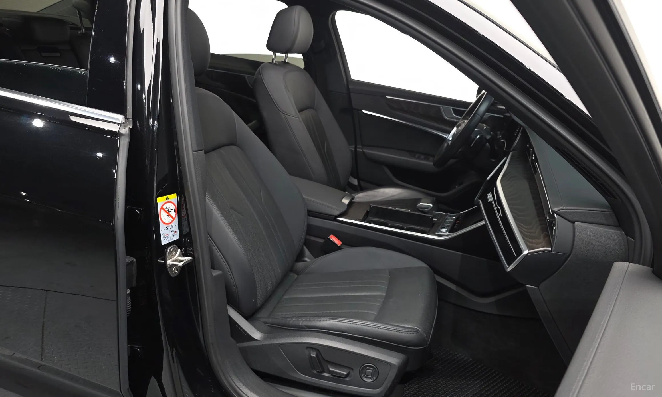 Audi A6 (C8) превью 10