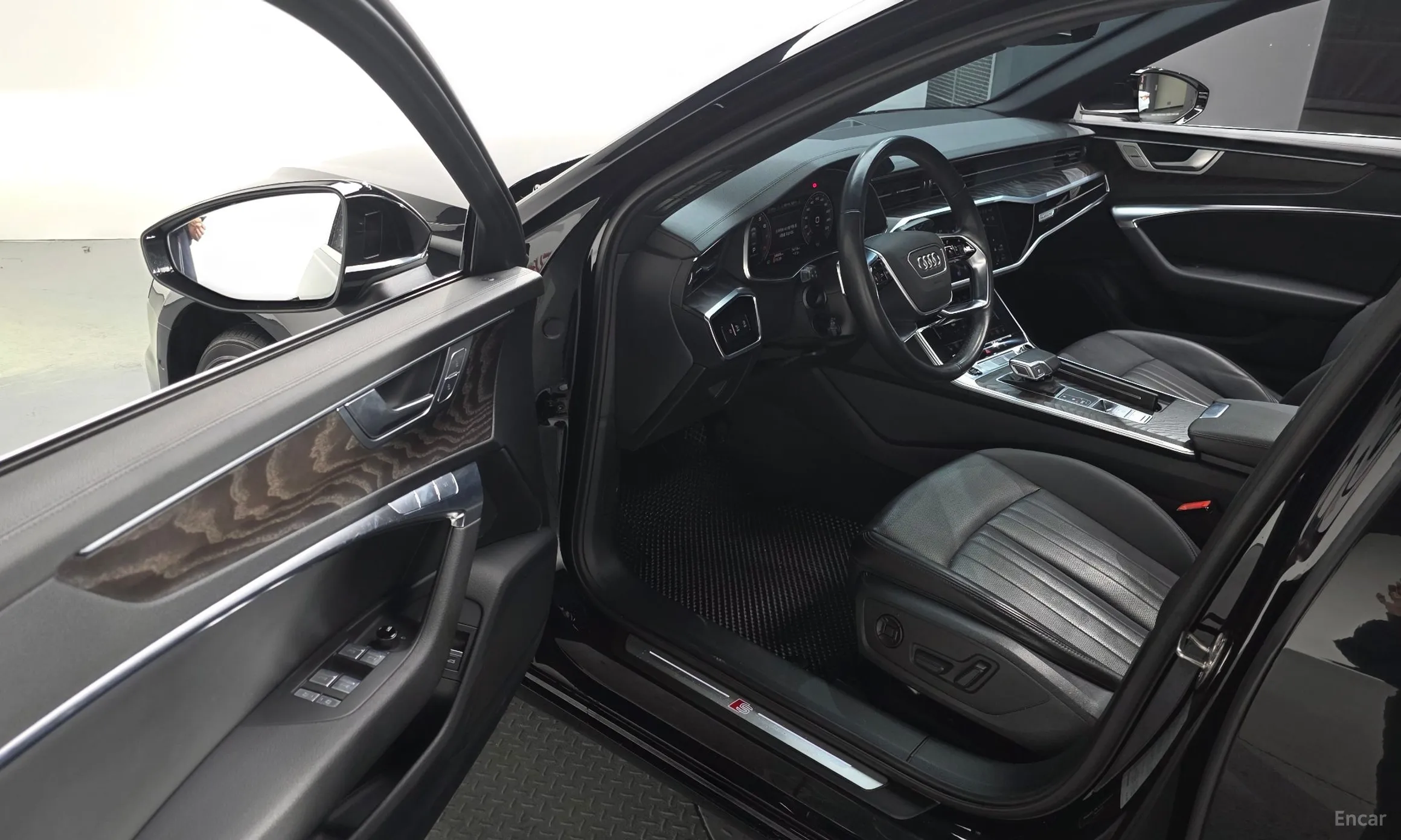 Audi A6 (C8) превью 11