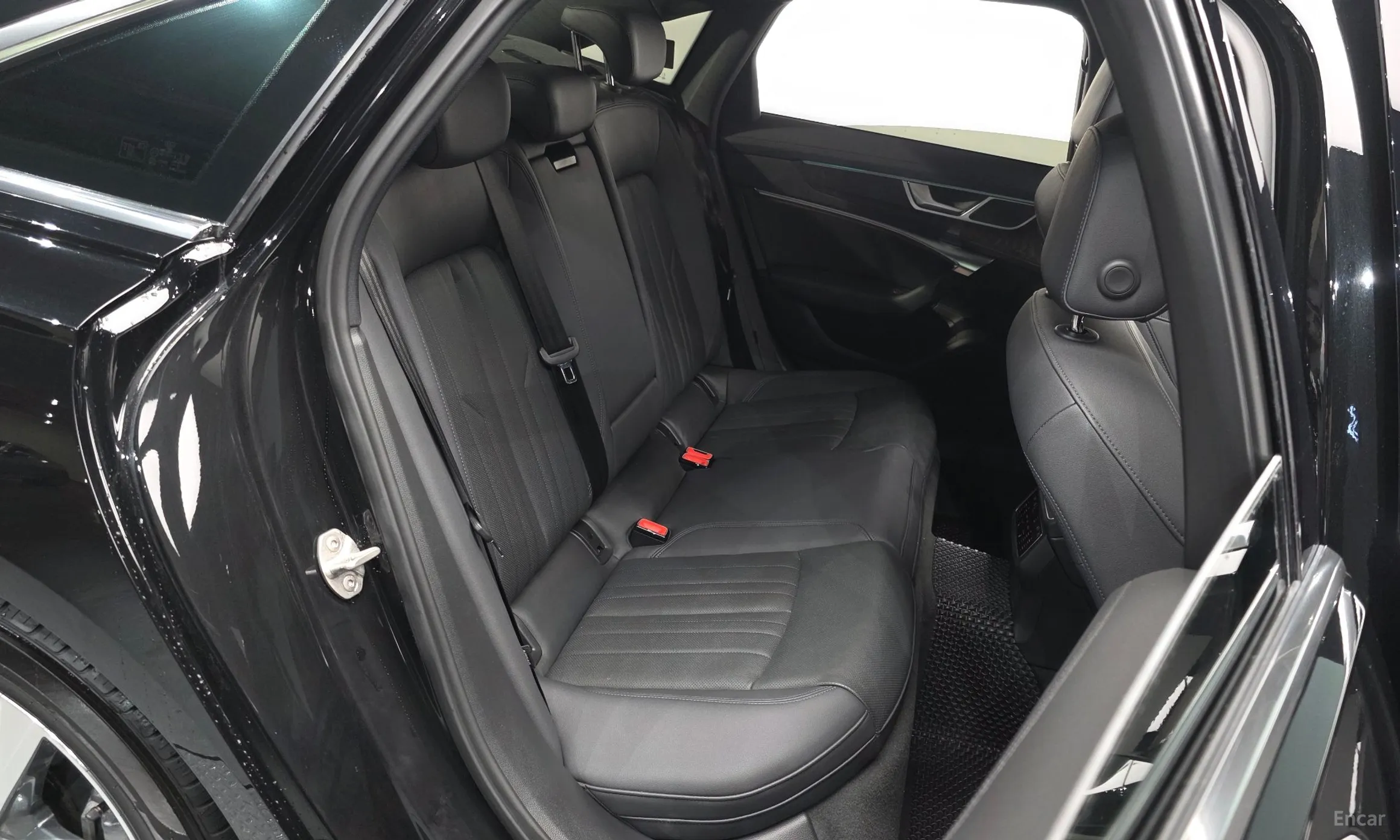Audi A6 (C8) превью 12