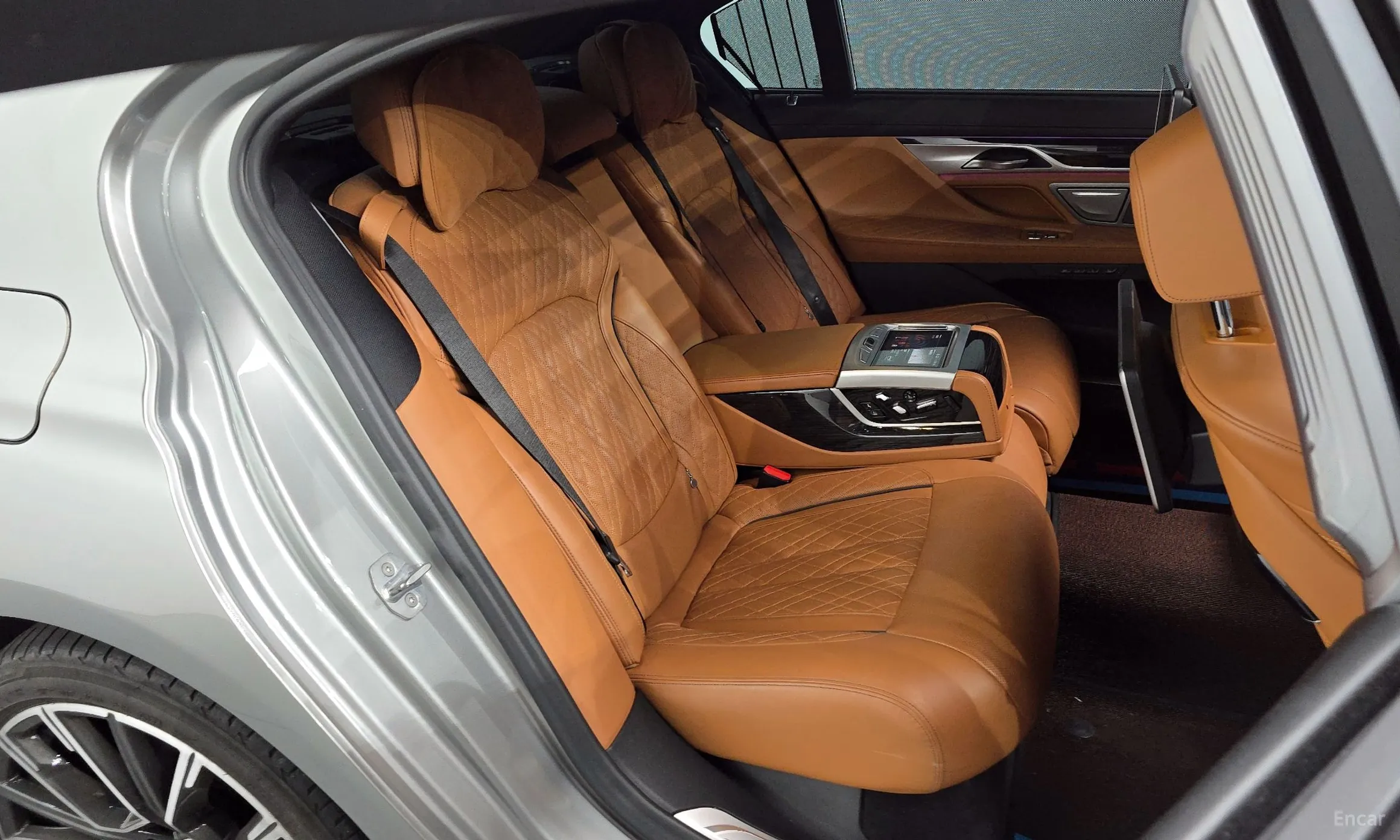 BMW 7 Series (G11) превью 12