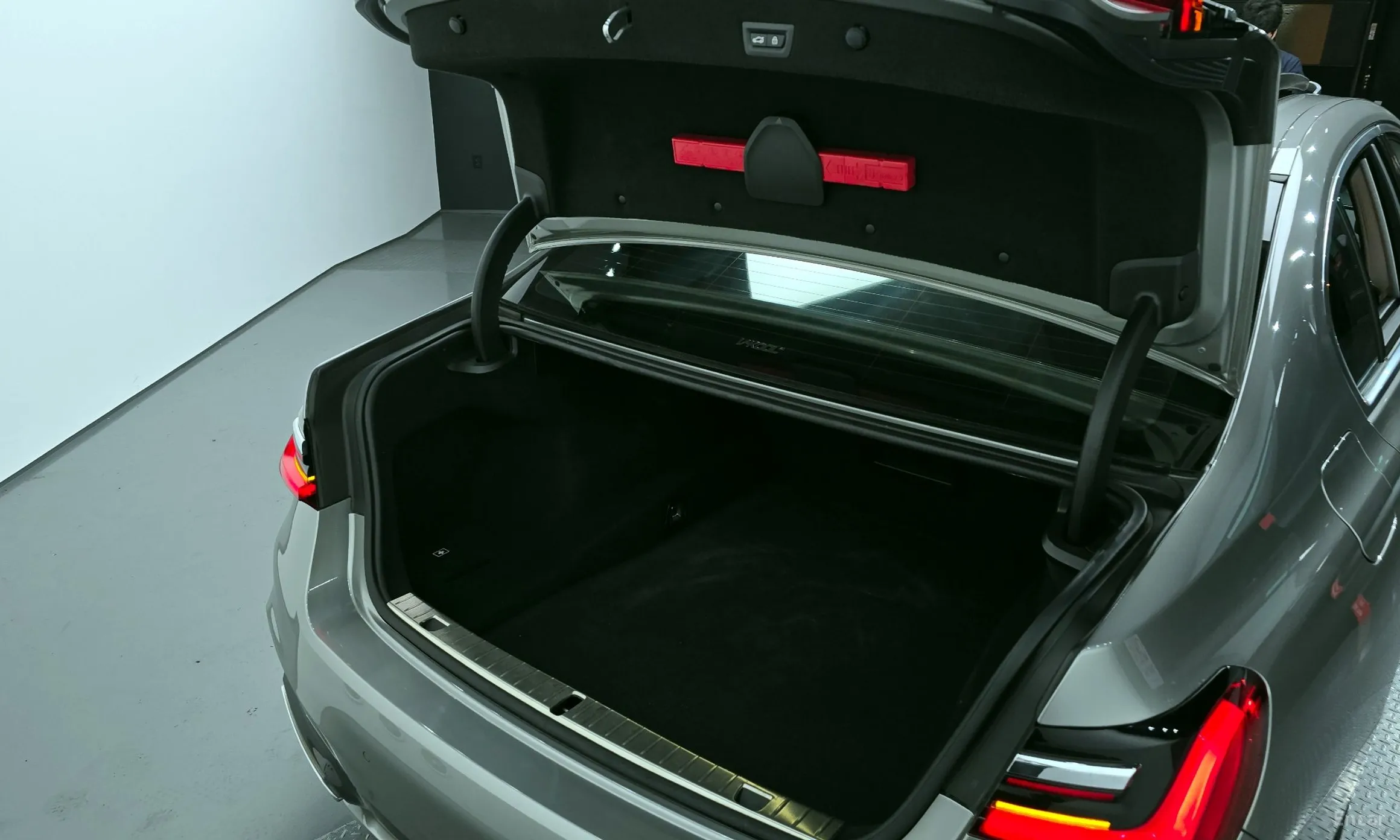 BMW 7 Series (G11) превью 20