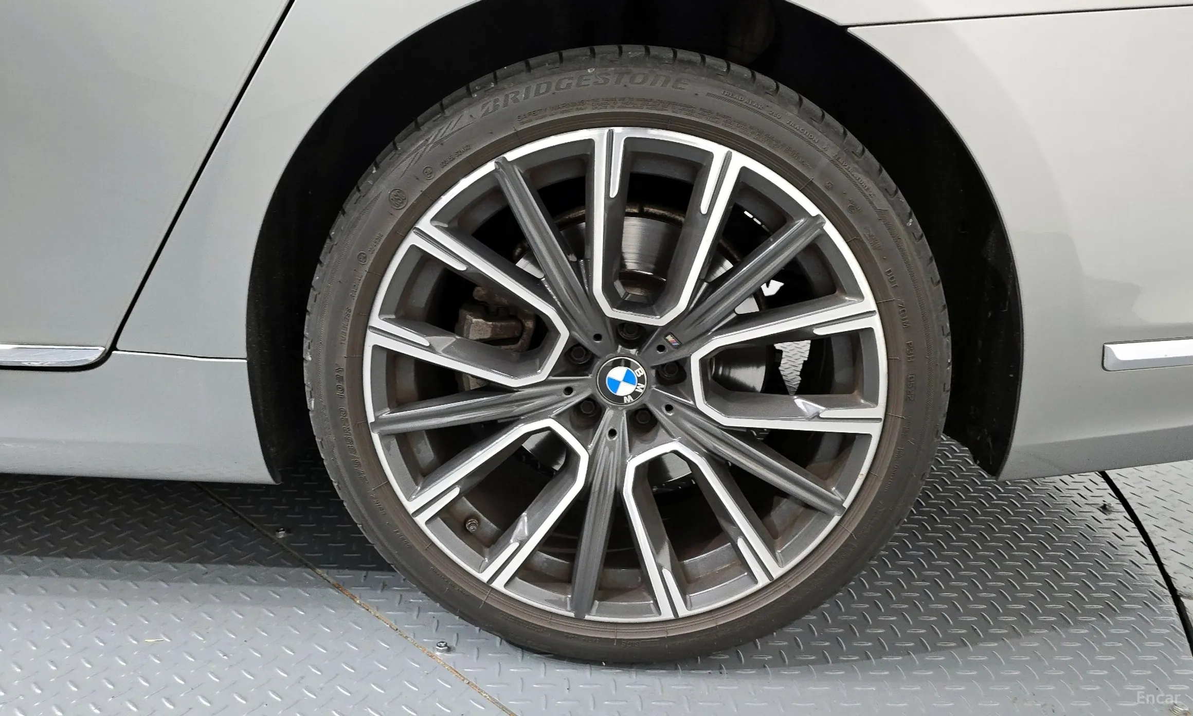 BMW 7 Series (G11) превью 5