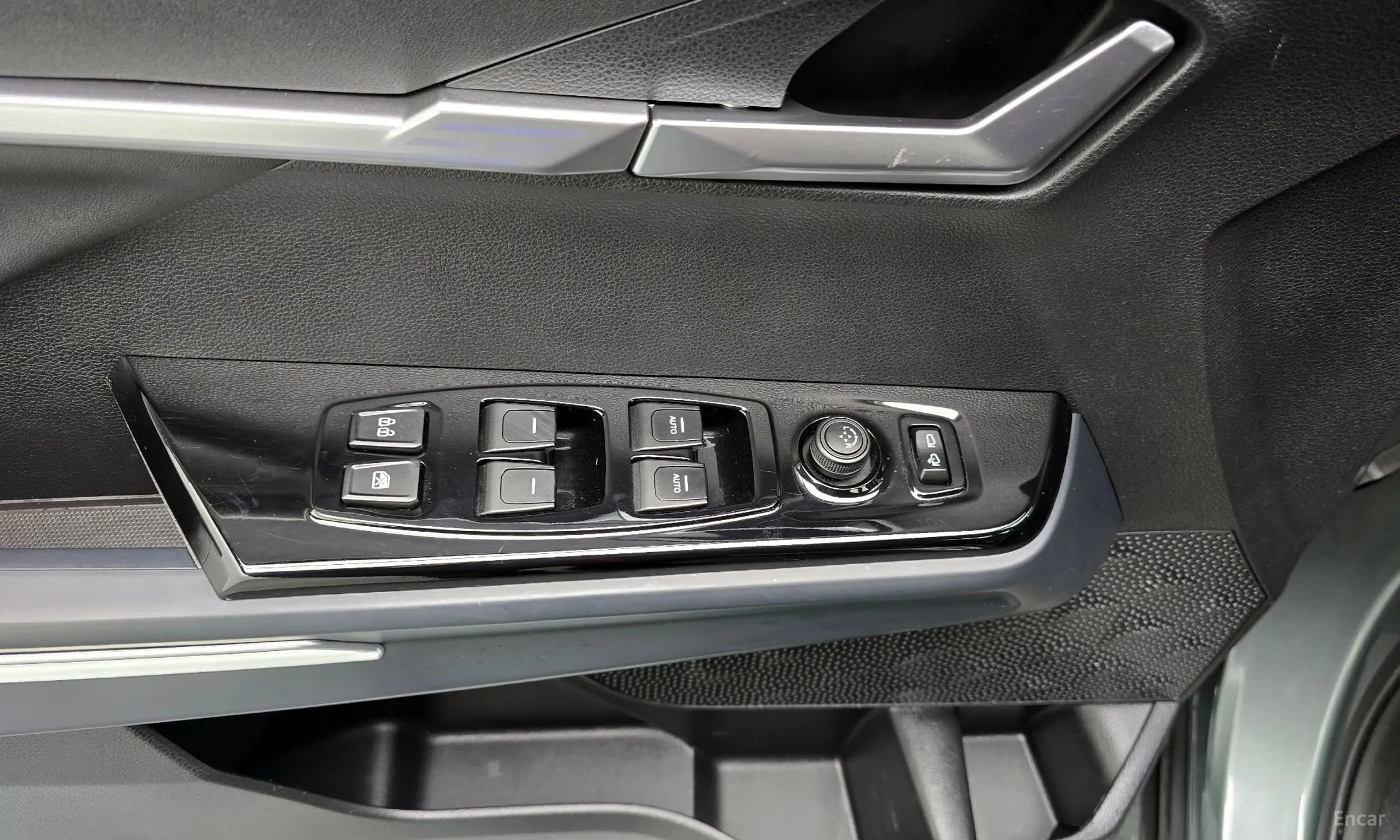 KG Mobility (SsangYong) Torres превью 16