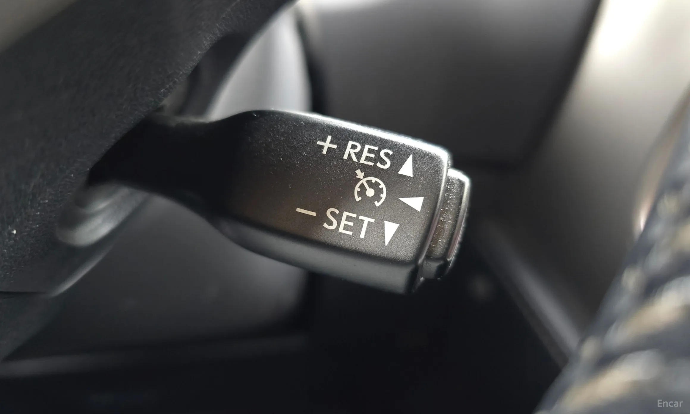 Lexus NX300h превью 18