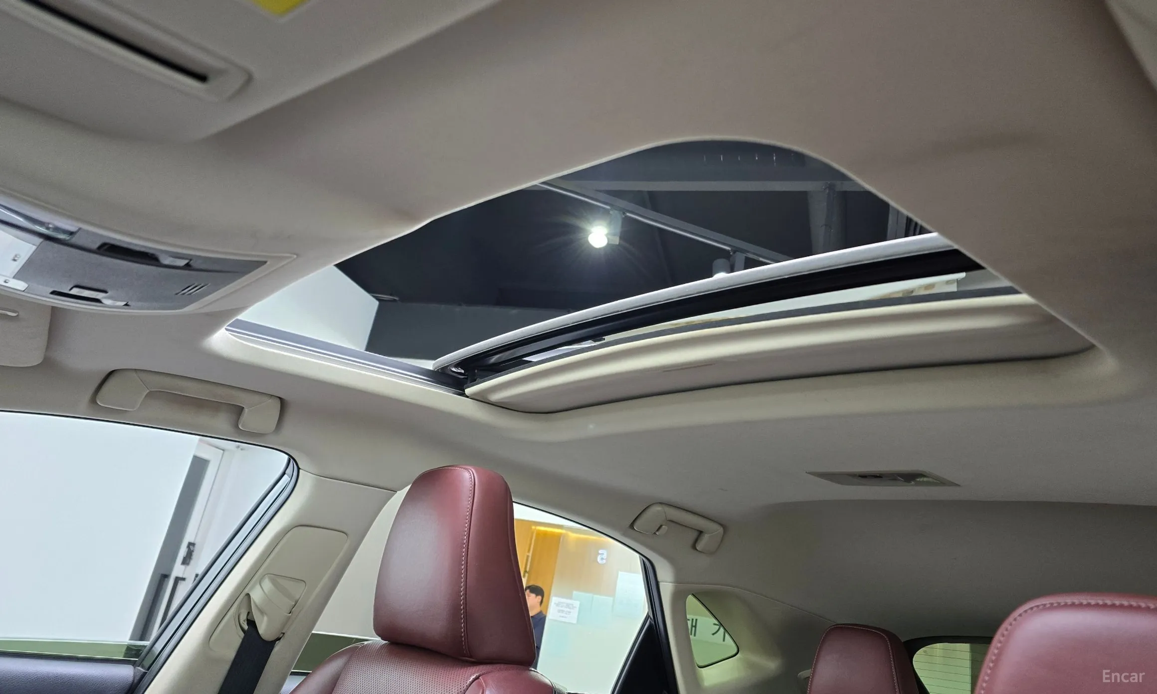 Lexus NX300h превью 19