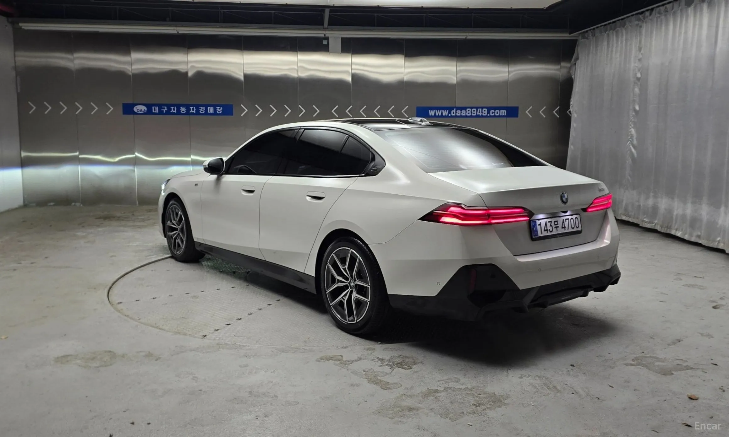 BMW 5 Series (G60) превью 6