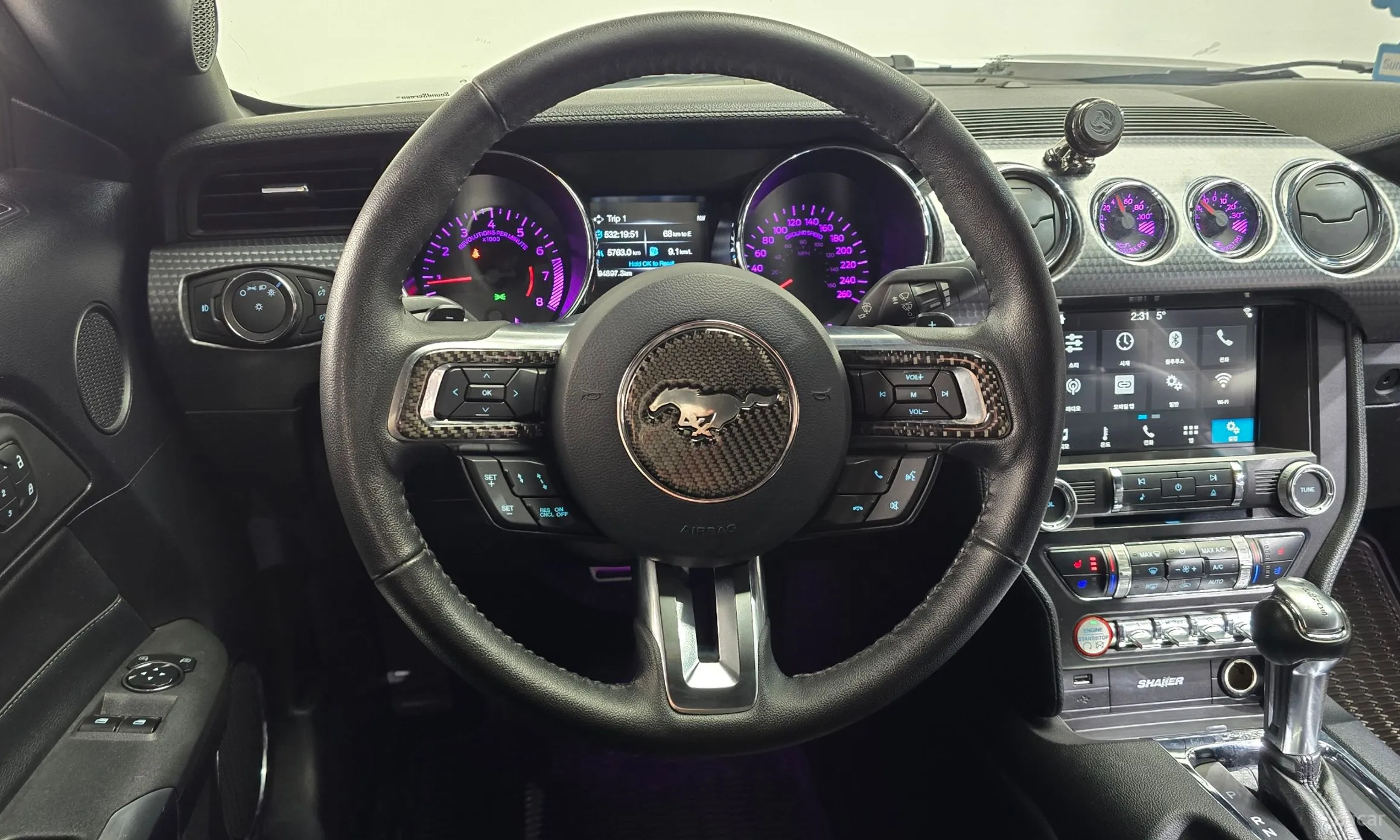Ford Mustang превью 13