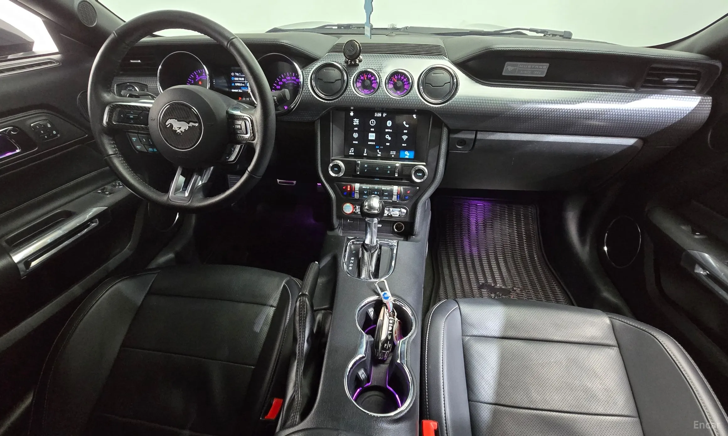 Ford Mustang превью 7