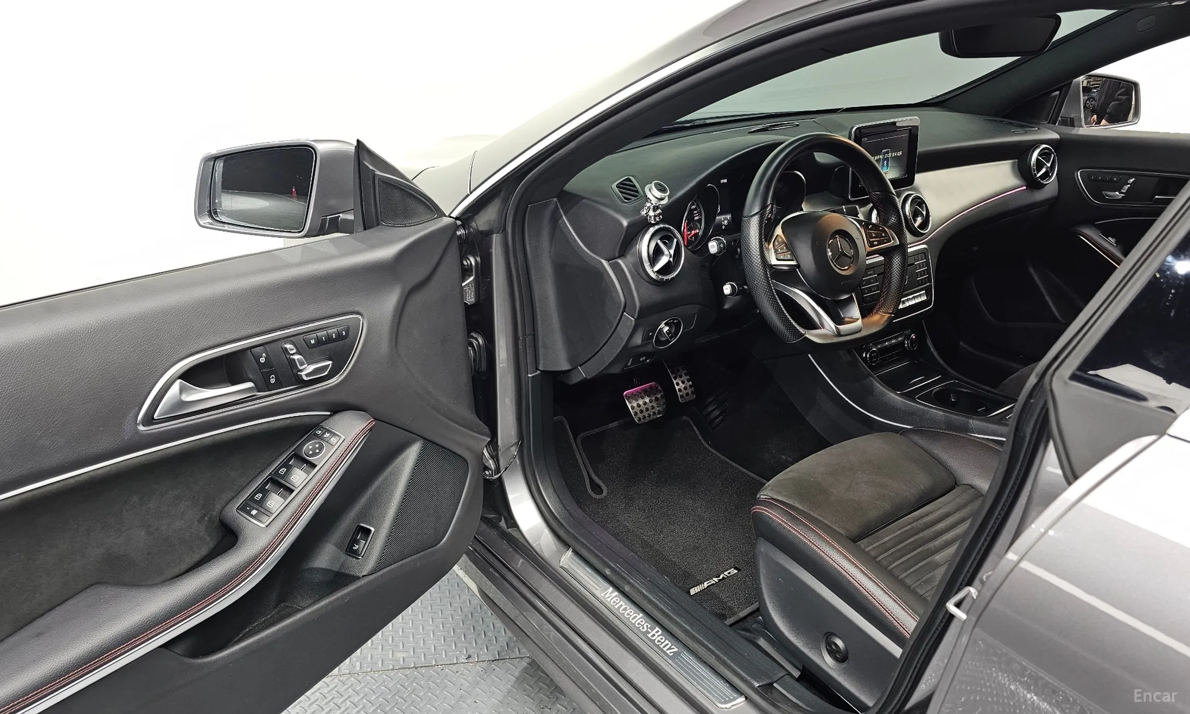 Mercedes Benz CLA-Class C117 превью 10
