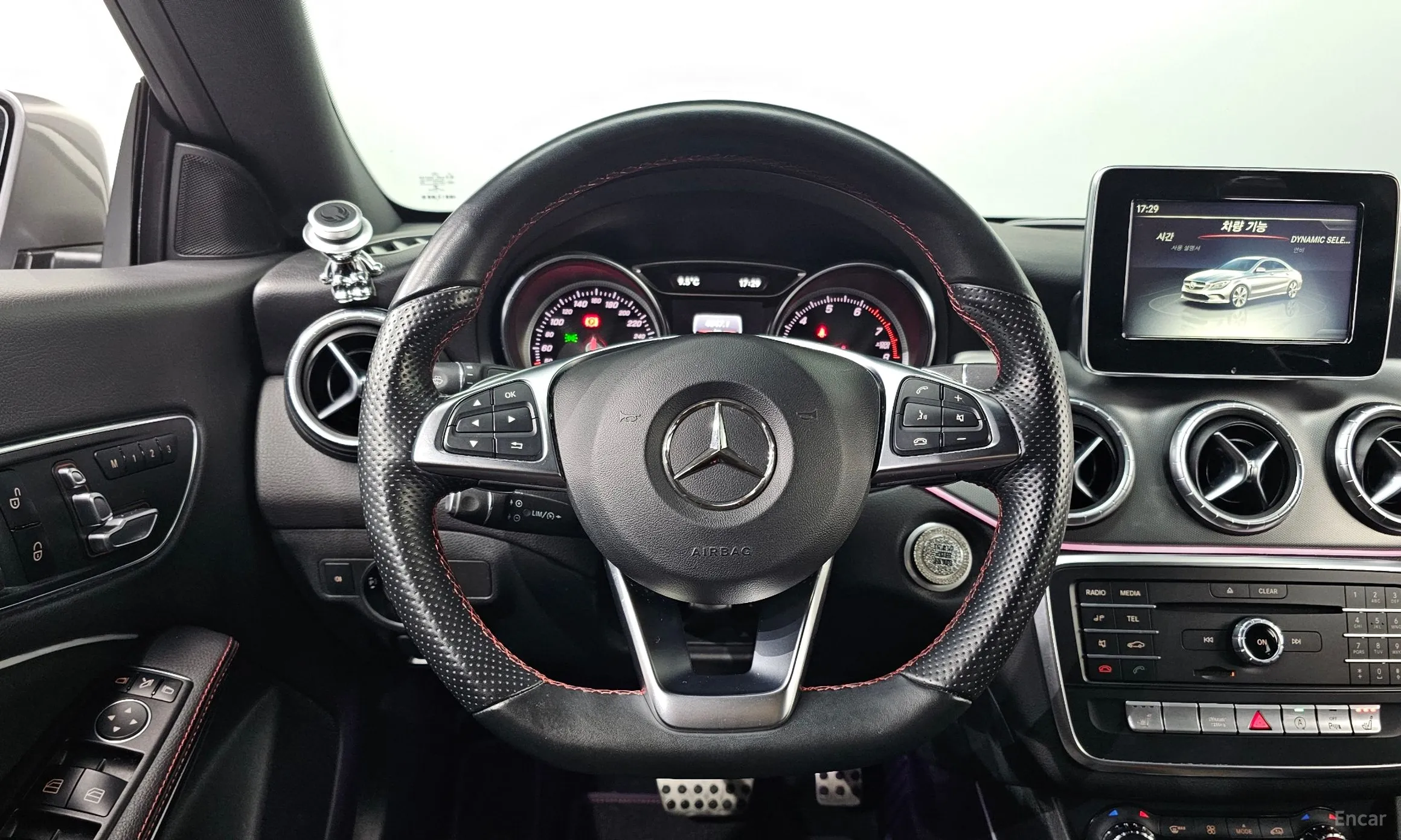Mercedes Benz CLA-Class C117 превью 16