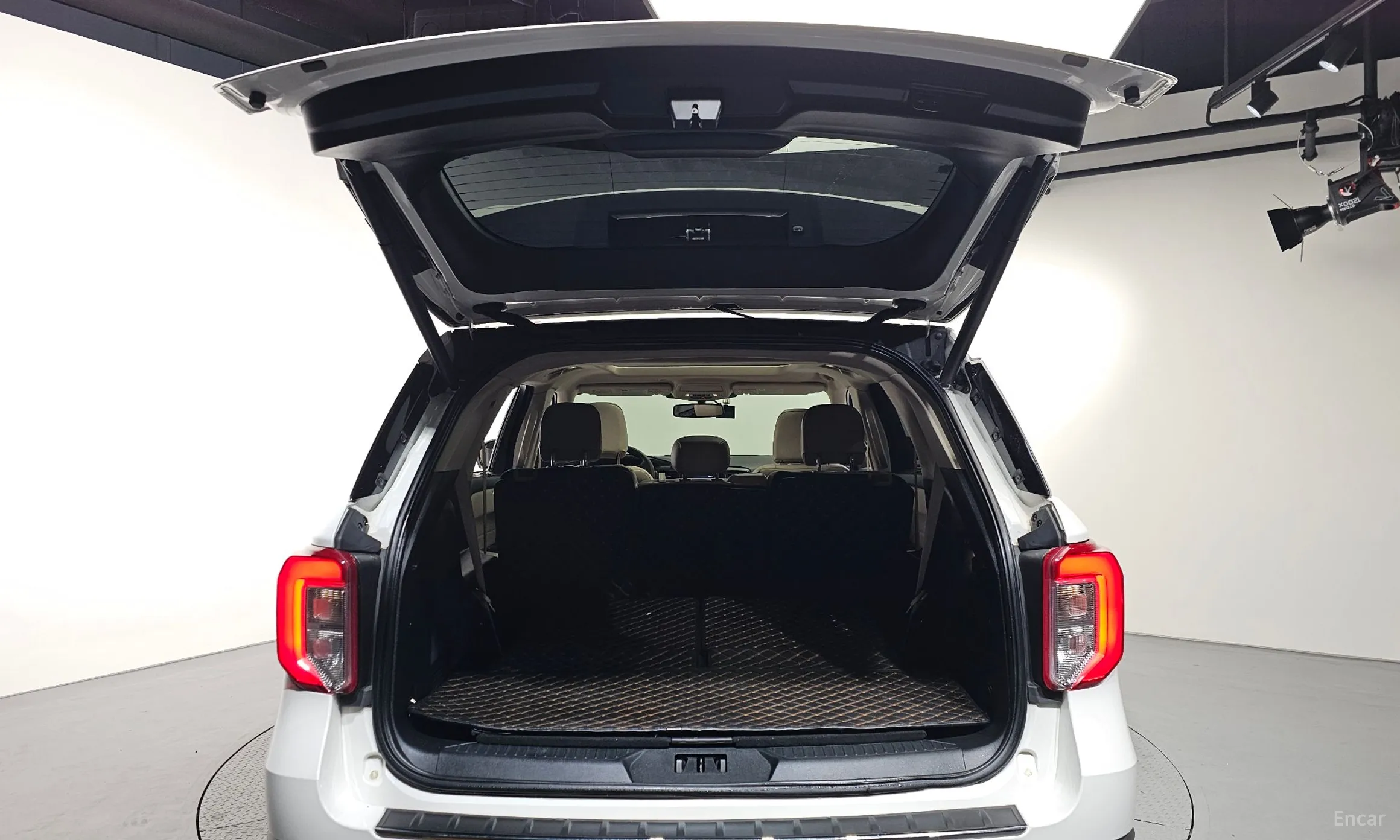 Ford Explorer 6th Generation превью 20