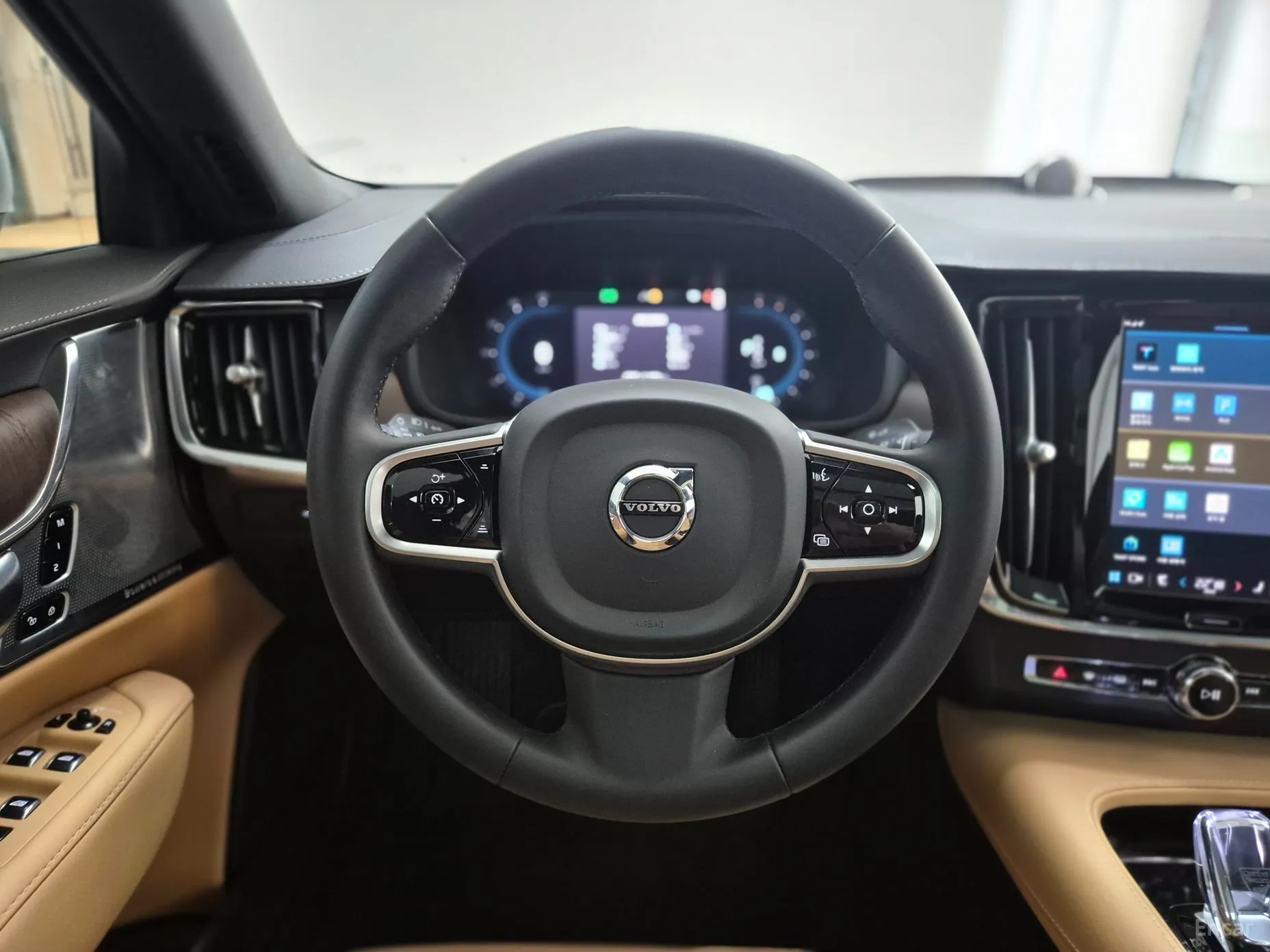 Volvo S90 превью 14